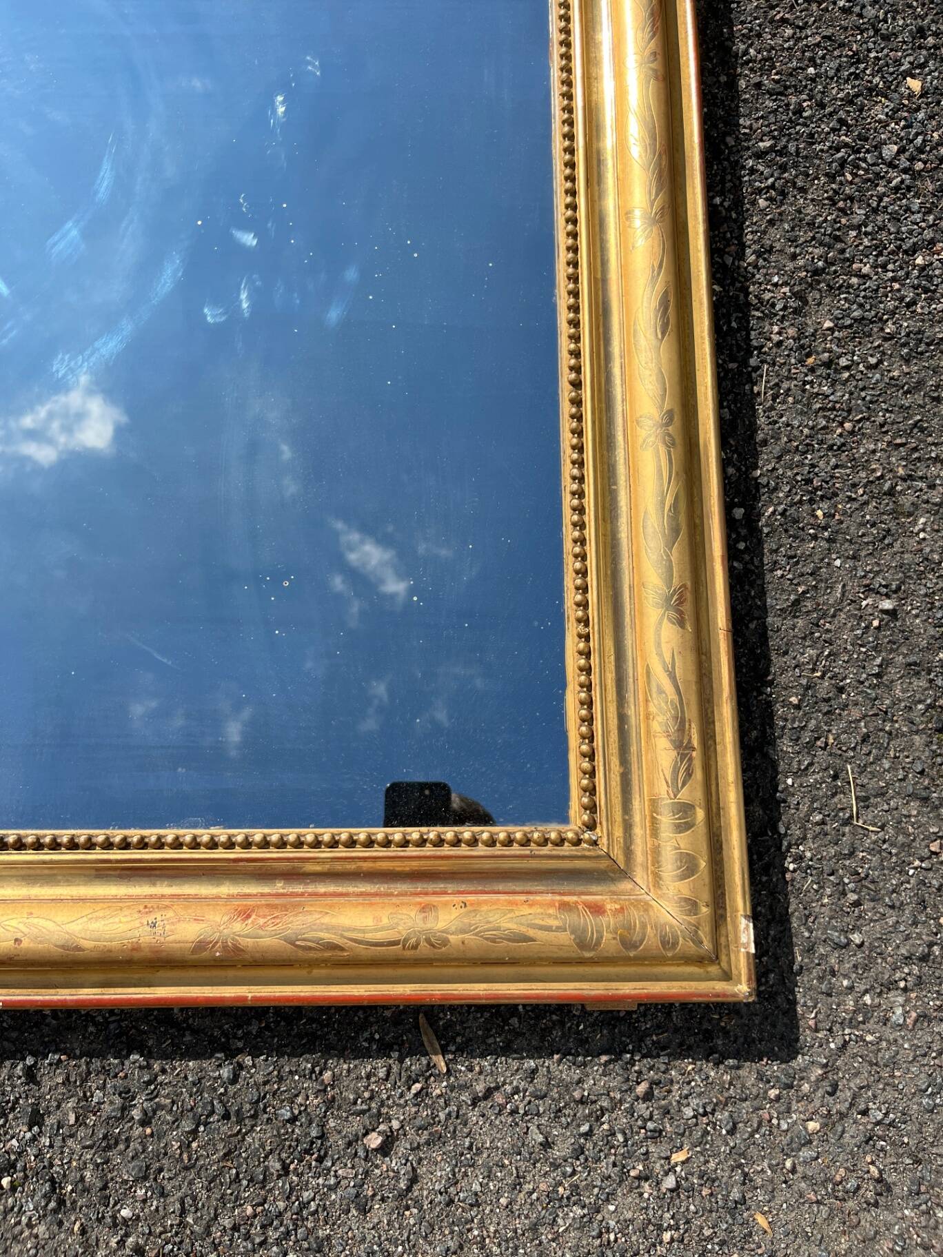 Louis-Philippe mirror in wood and gilded stucco from the 19th century, 107 cm.
