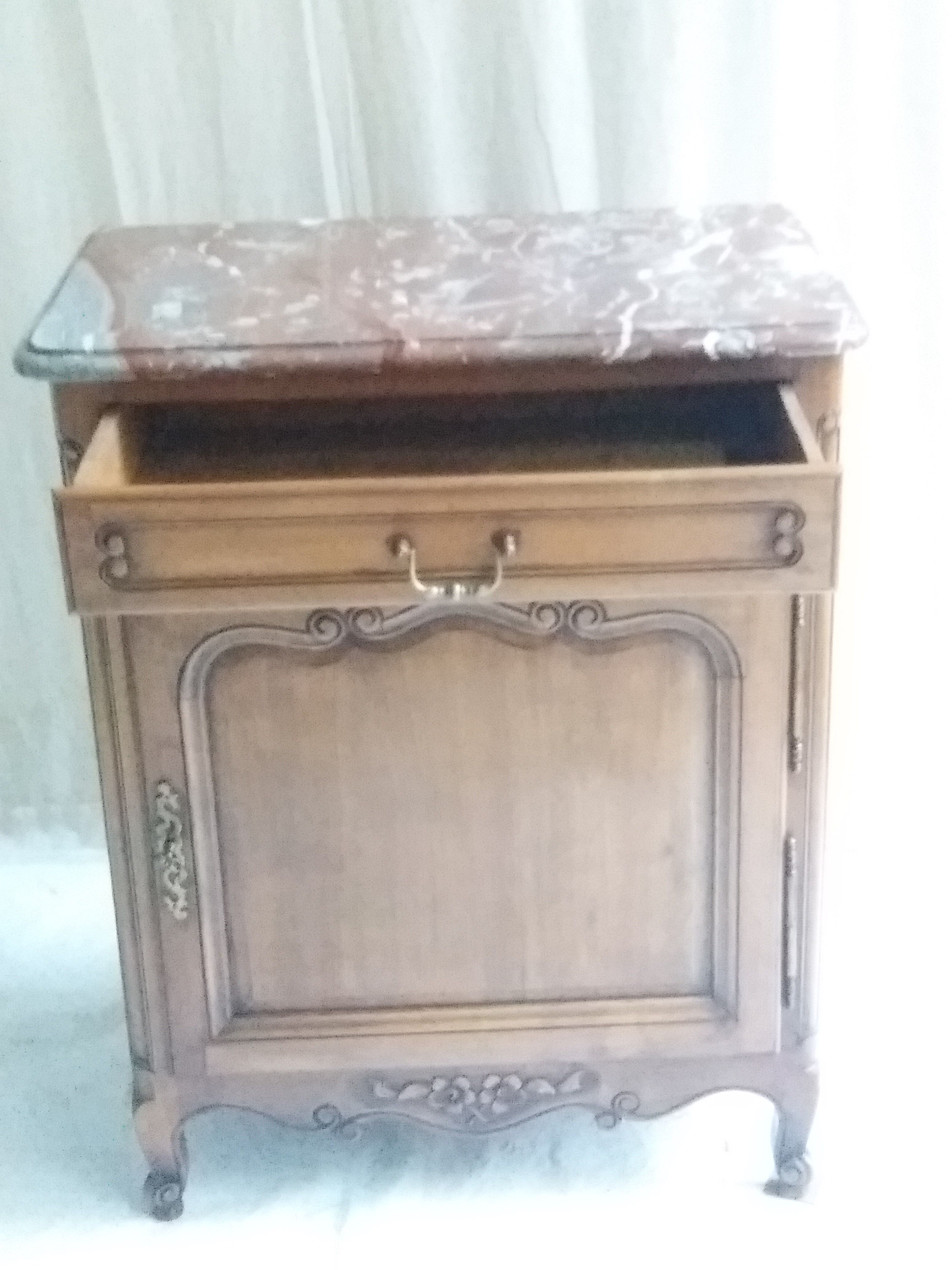 Louis xv-style confectioner in walnut