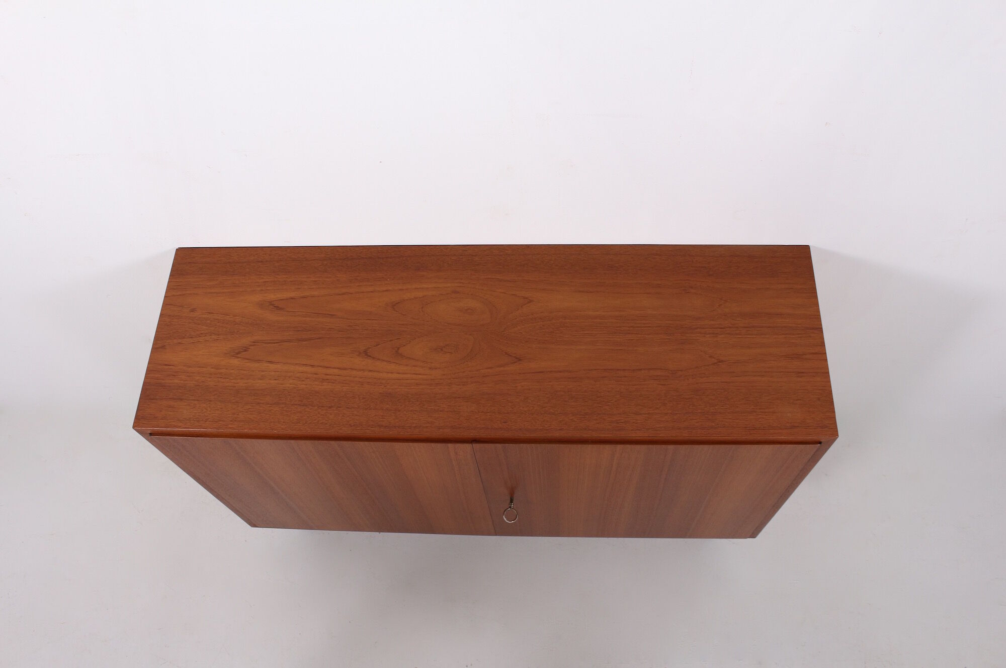 Two-door modernist buffet