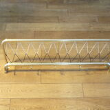 Coat rack style luggage rack