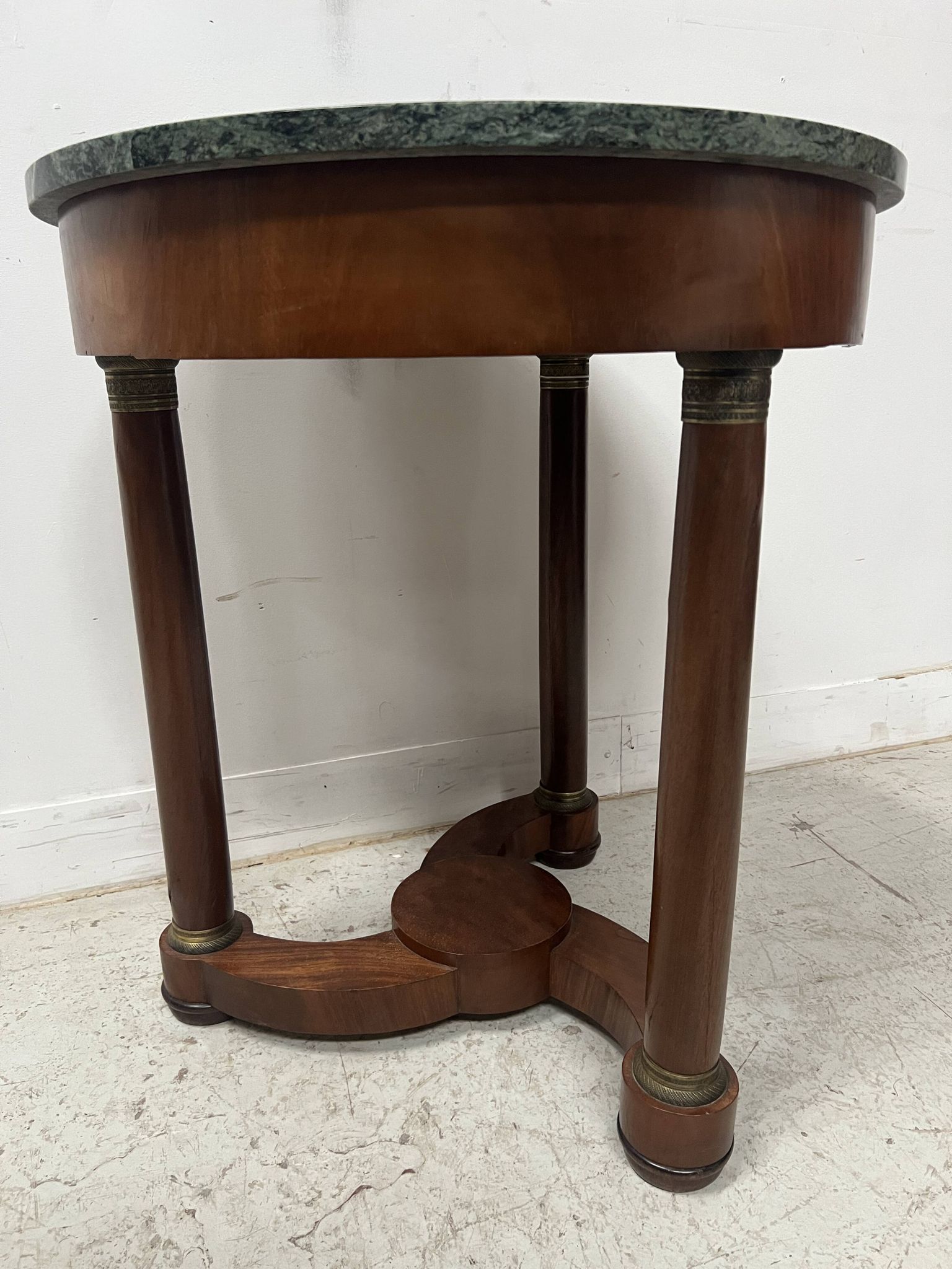 Round Empire-style side table in mahogany and veneer, 20th century