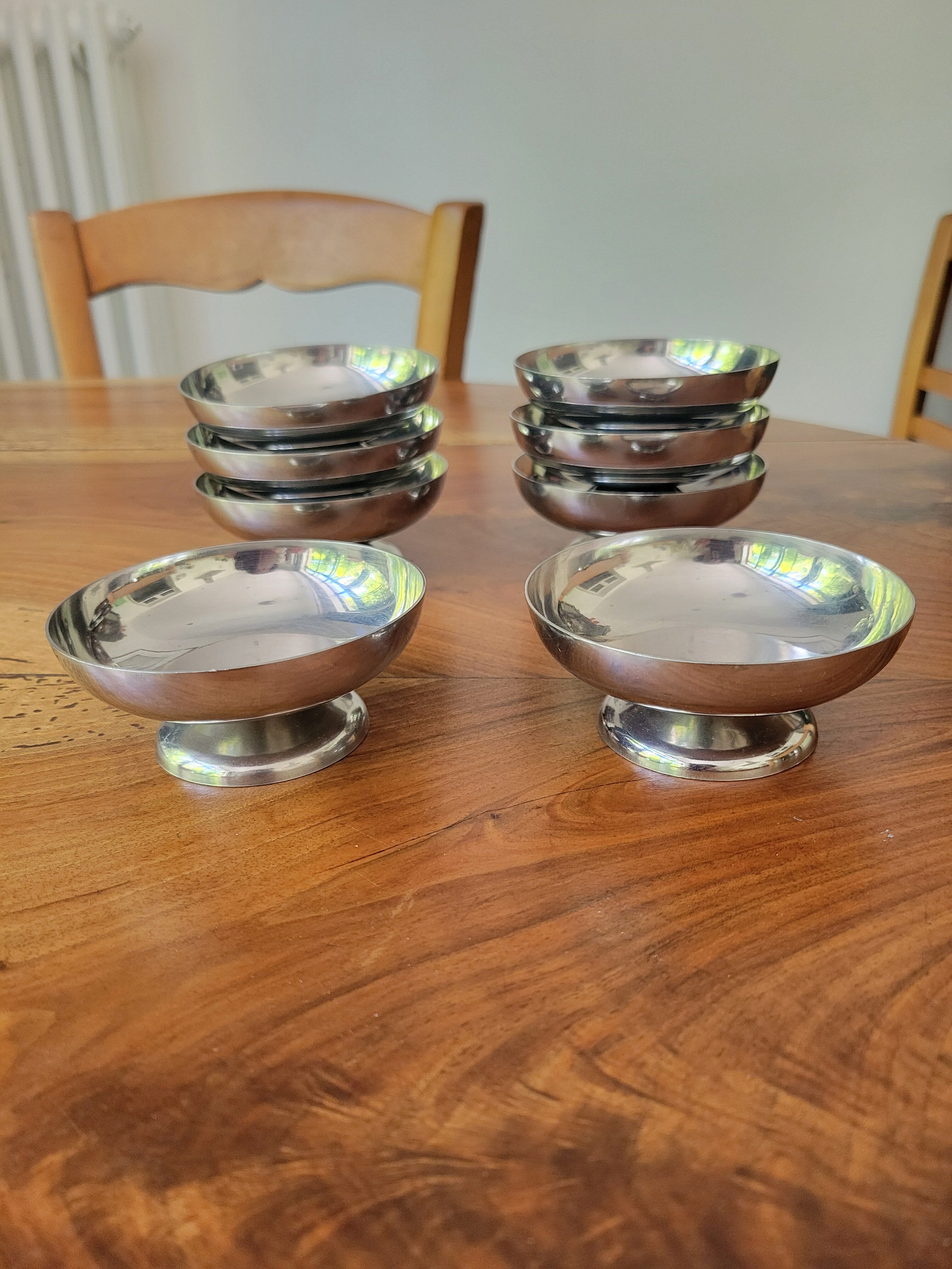 Set of 8 ice cream bowls