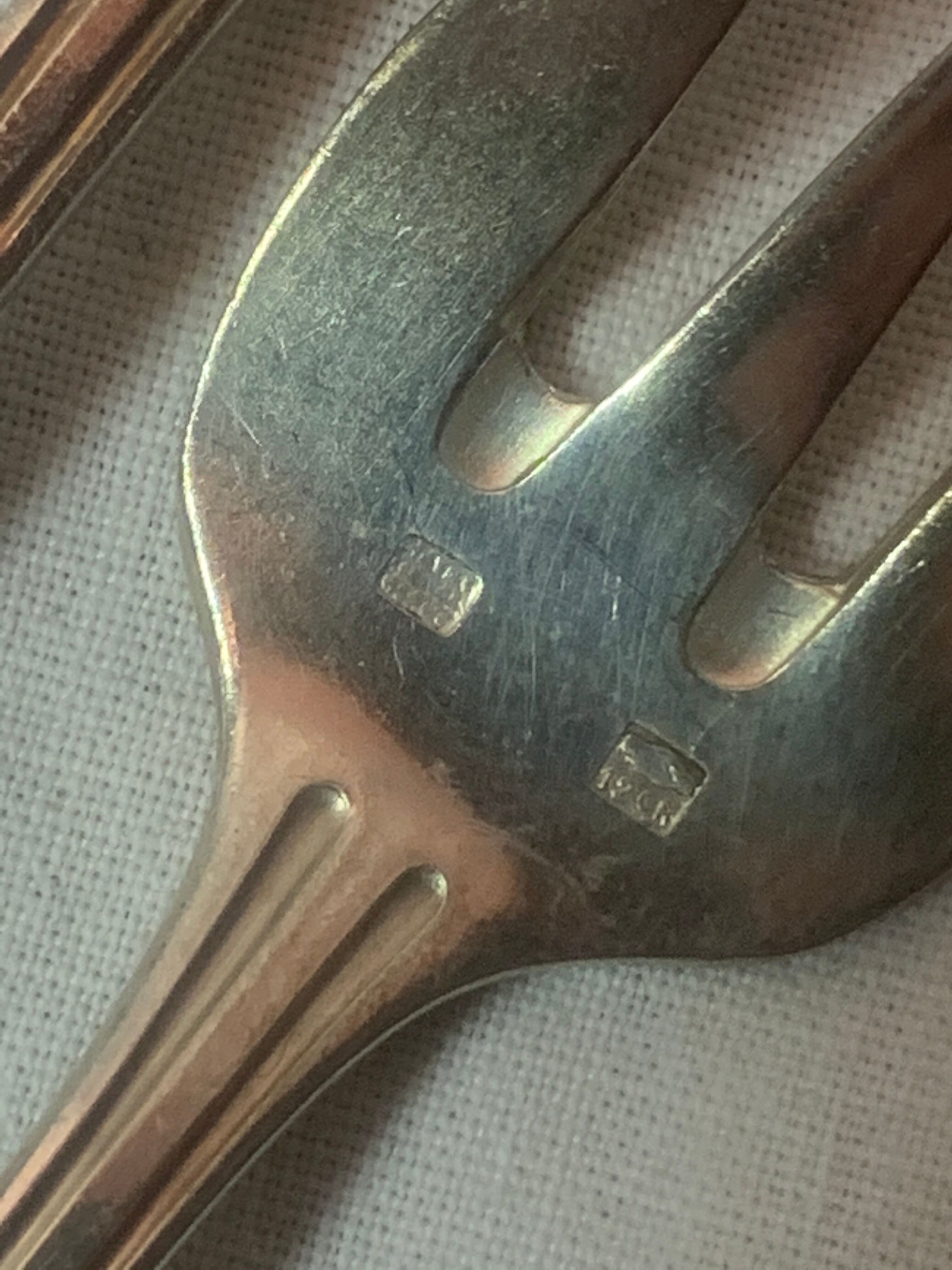 37 couverts en métal argenté
