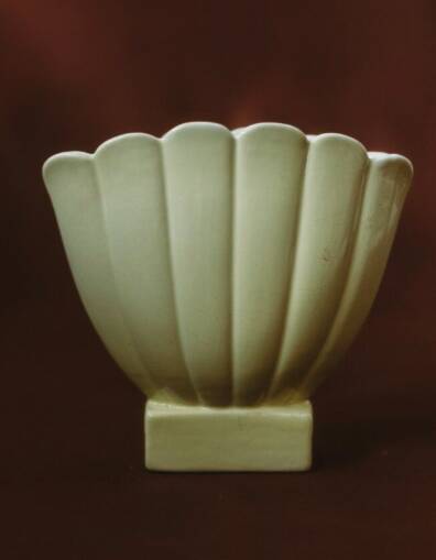 Ceramic fan vase by Giovanni Gariboldi for Richard Ginori