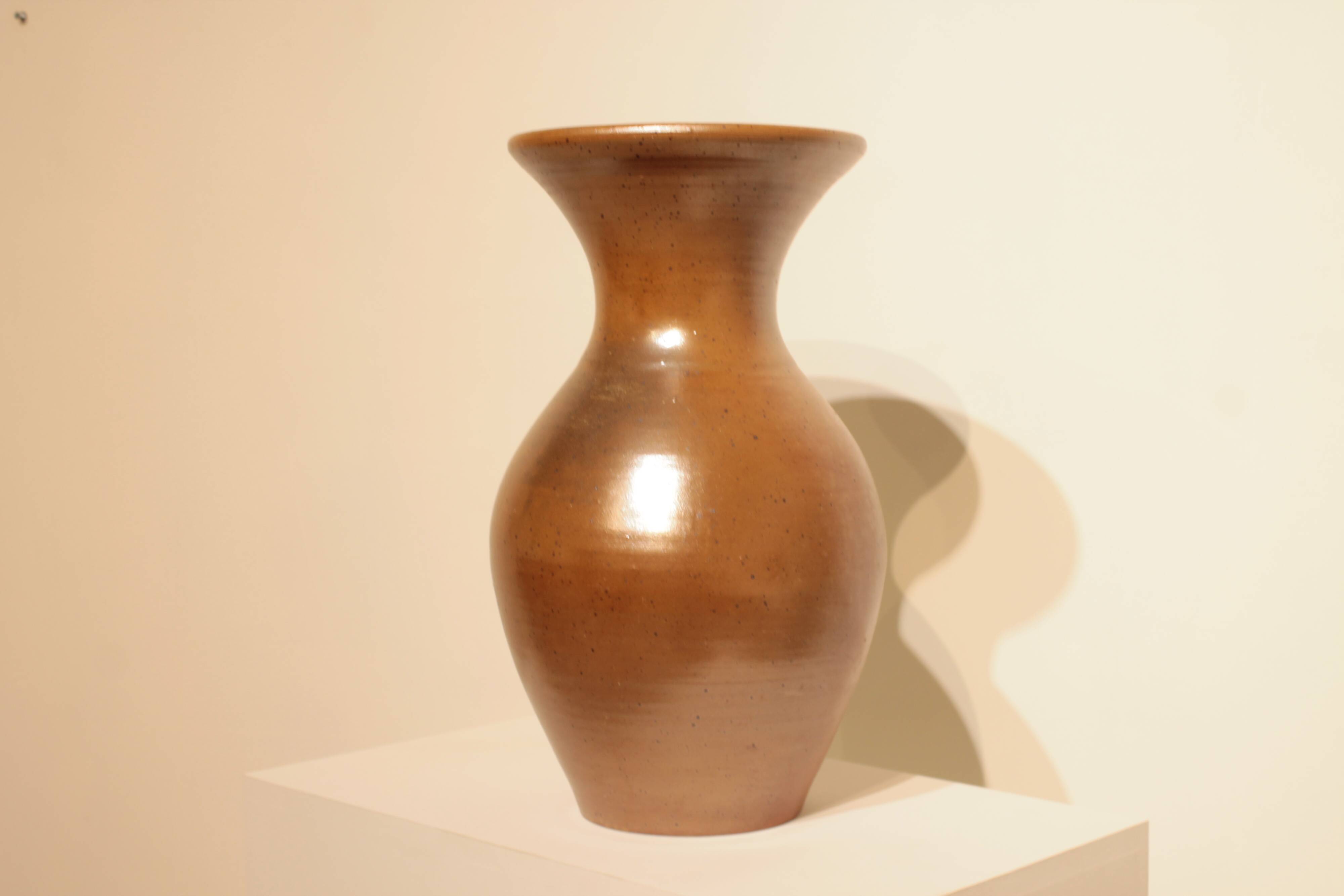 Important iridescent stoneware vase