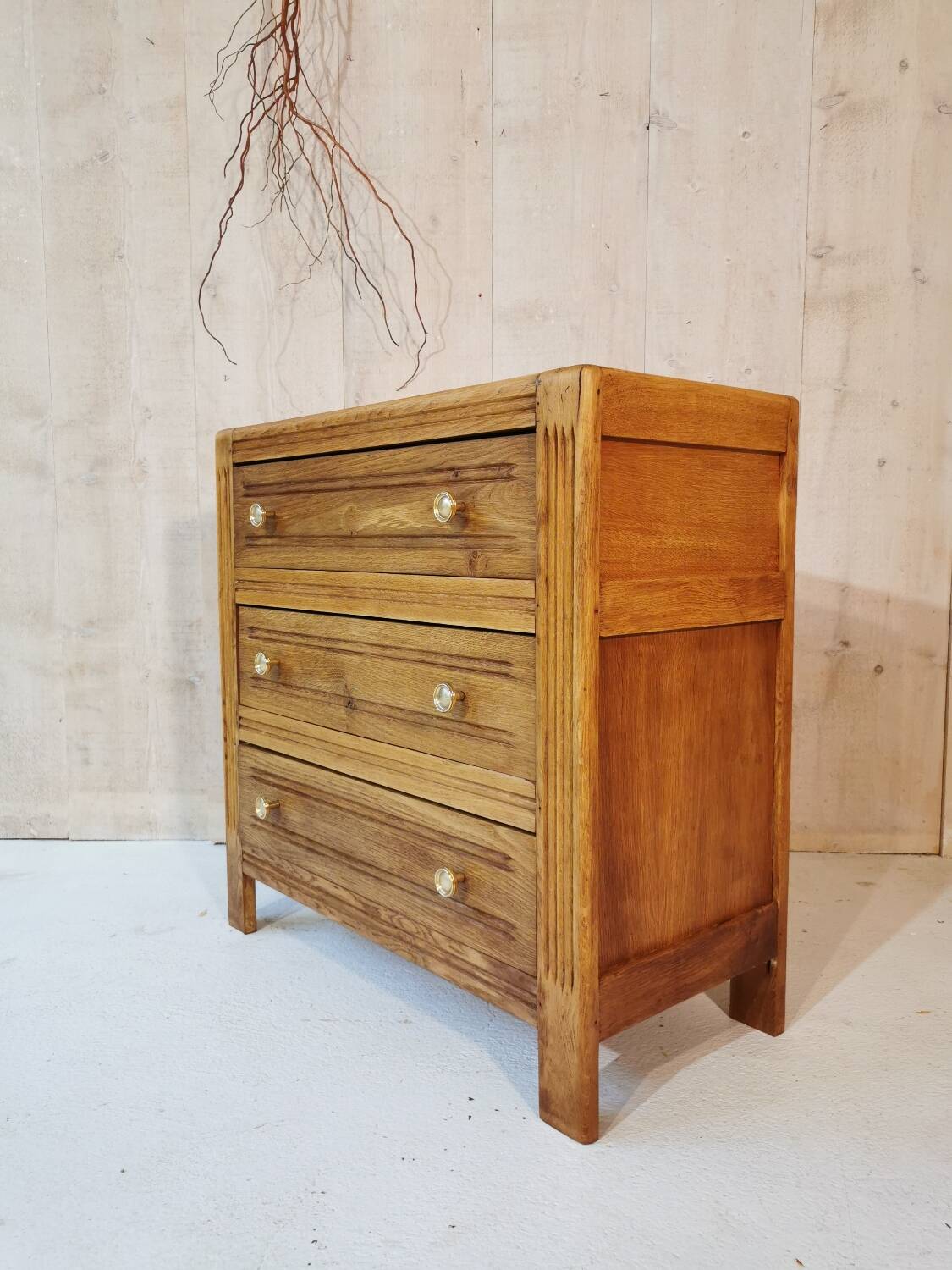 Oak chest of drawers