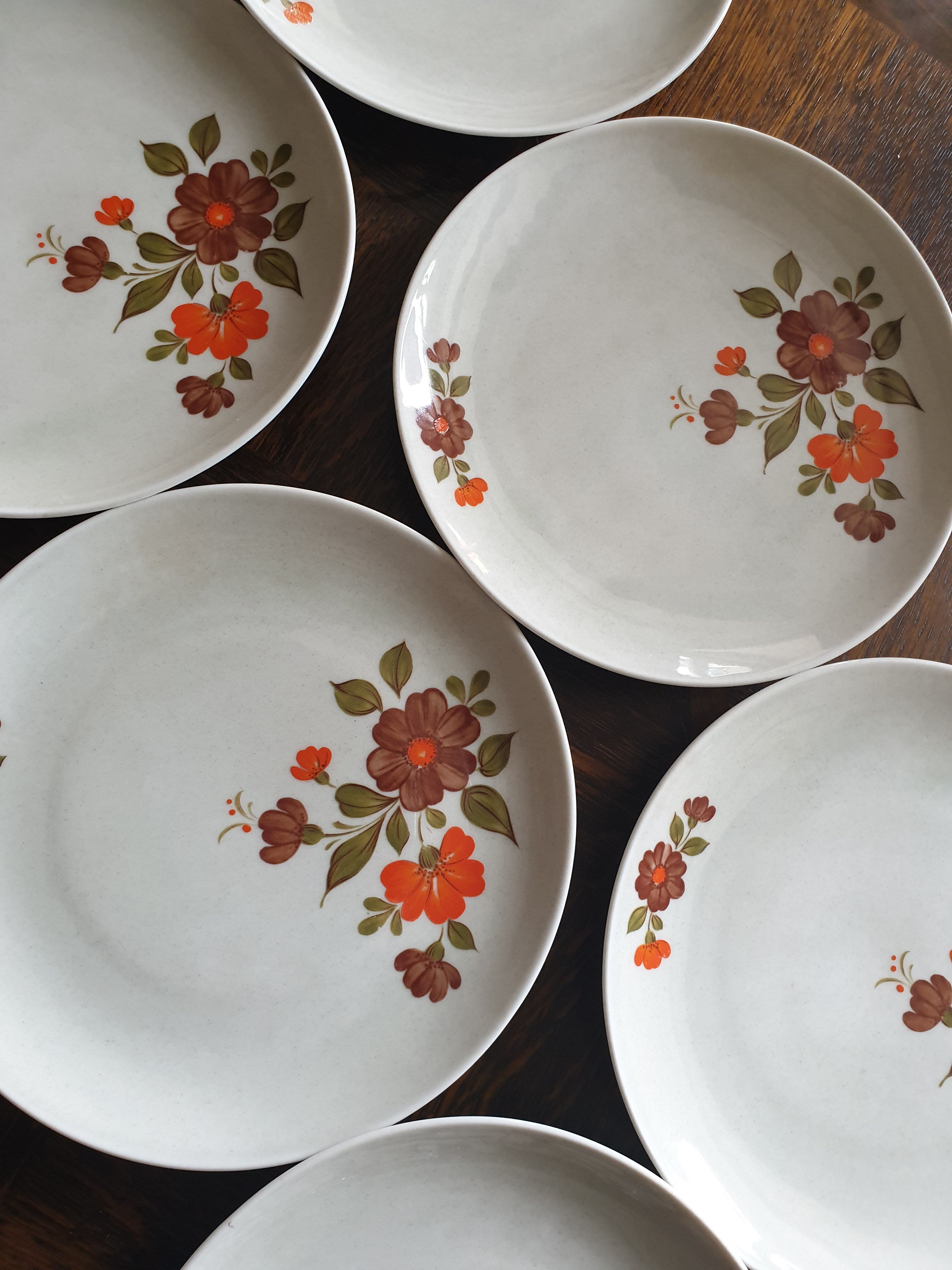 Lot of 6 vintage dessert plates