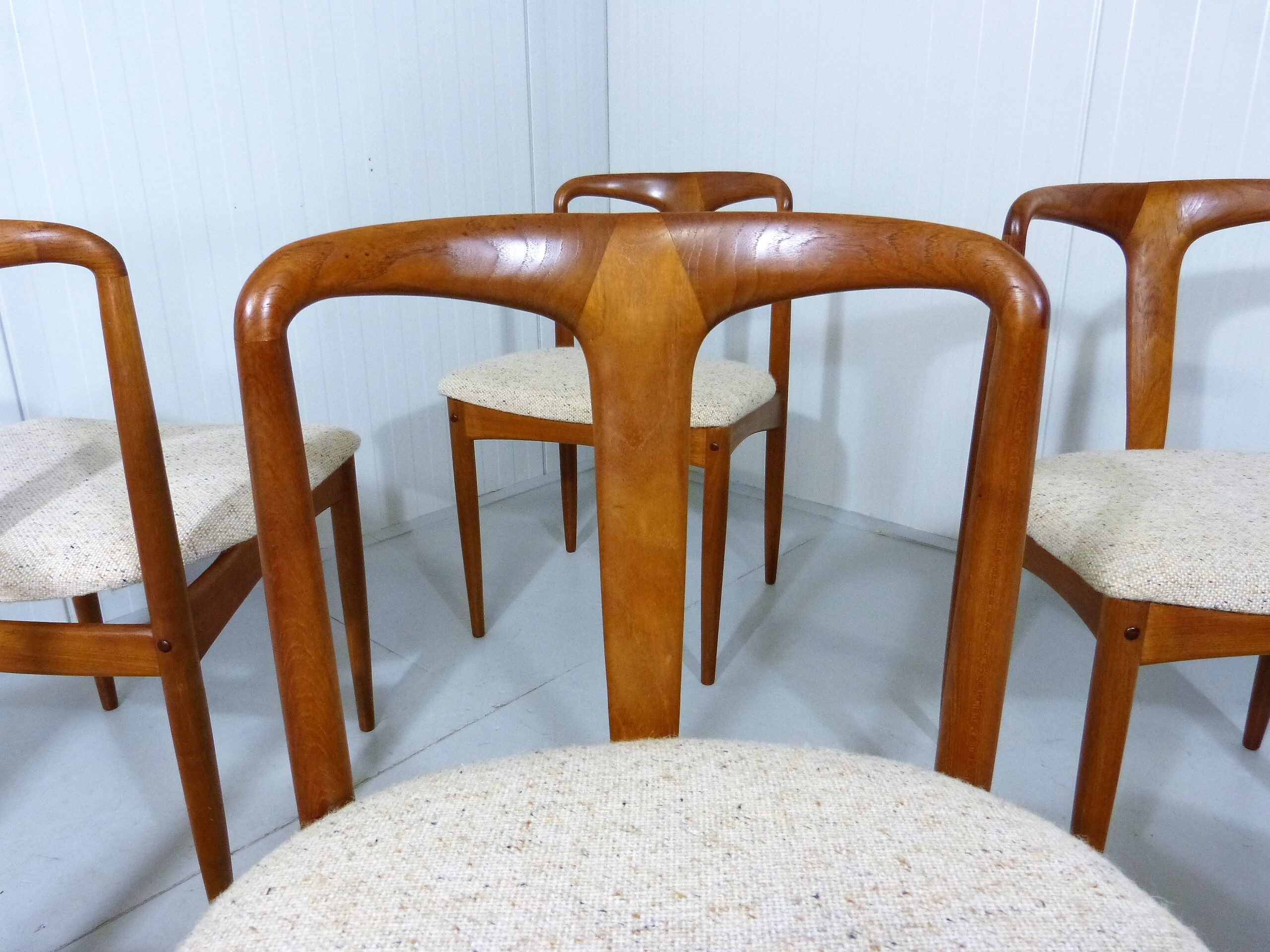 Set of 6 Johannes Andersen teak dining chairs Juliane