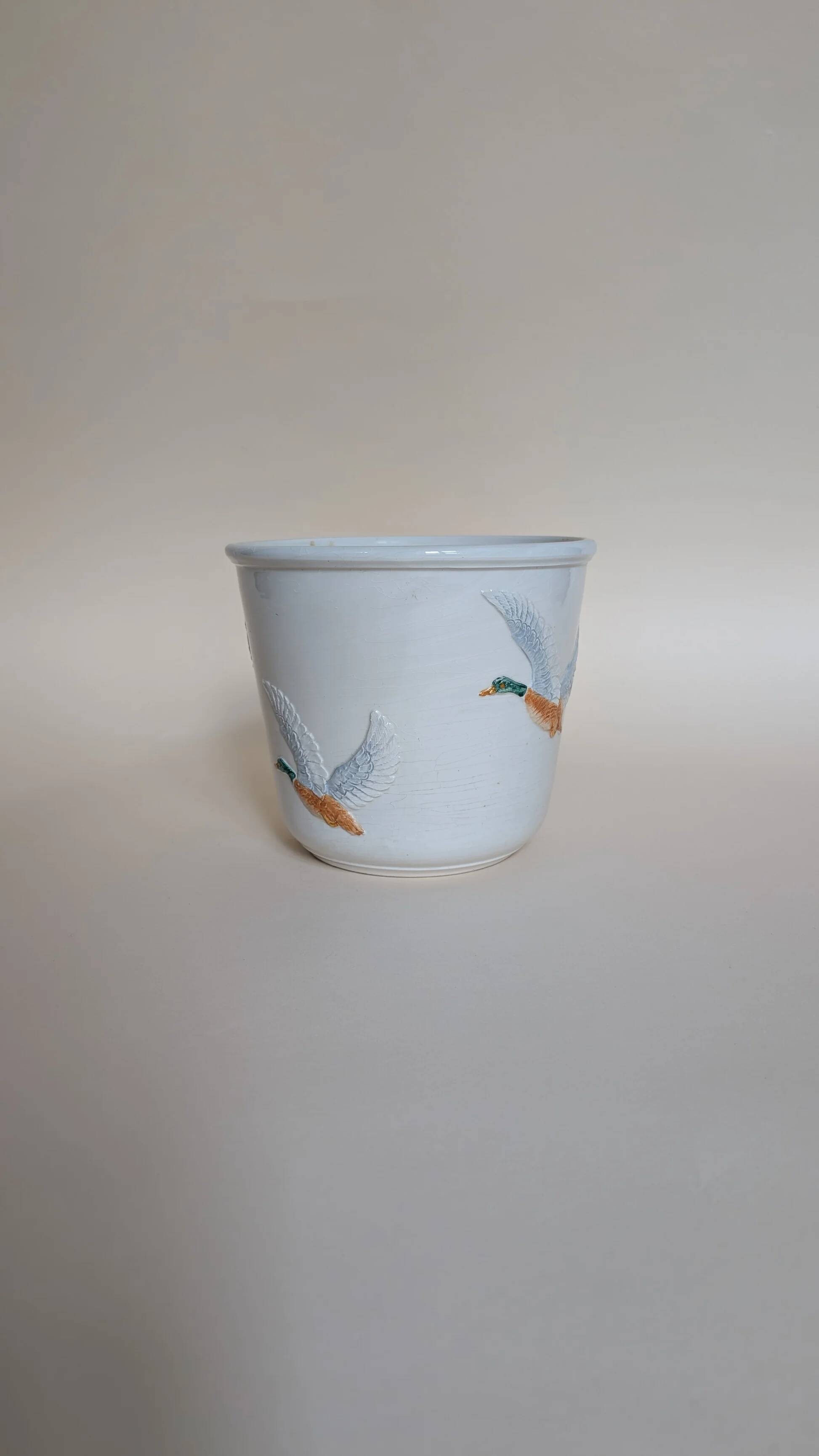 Duck cache pot