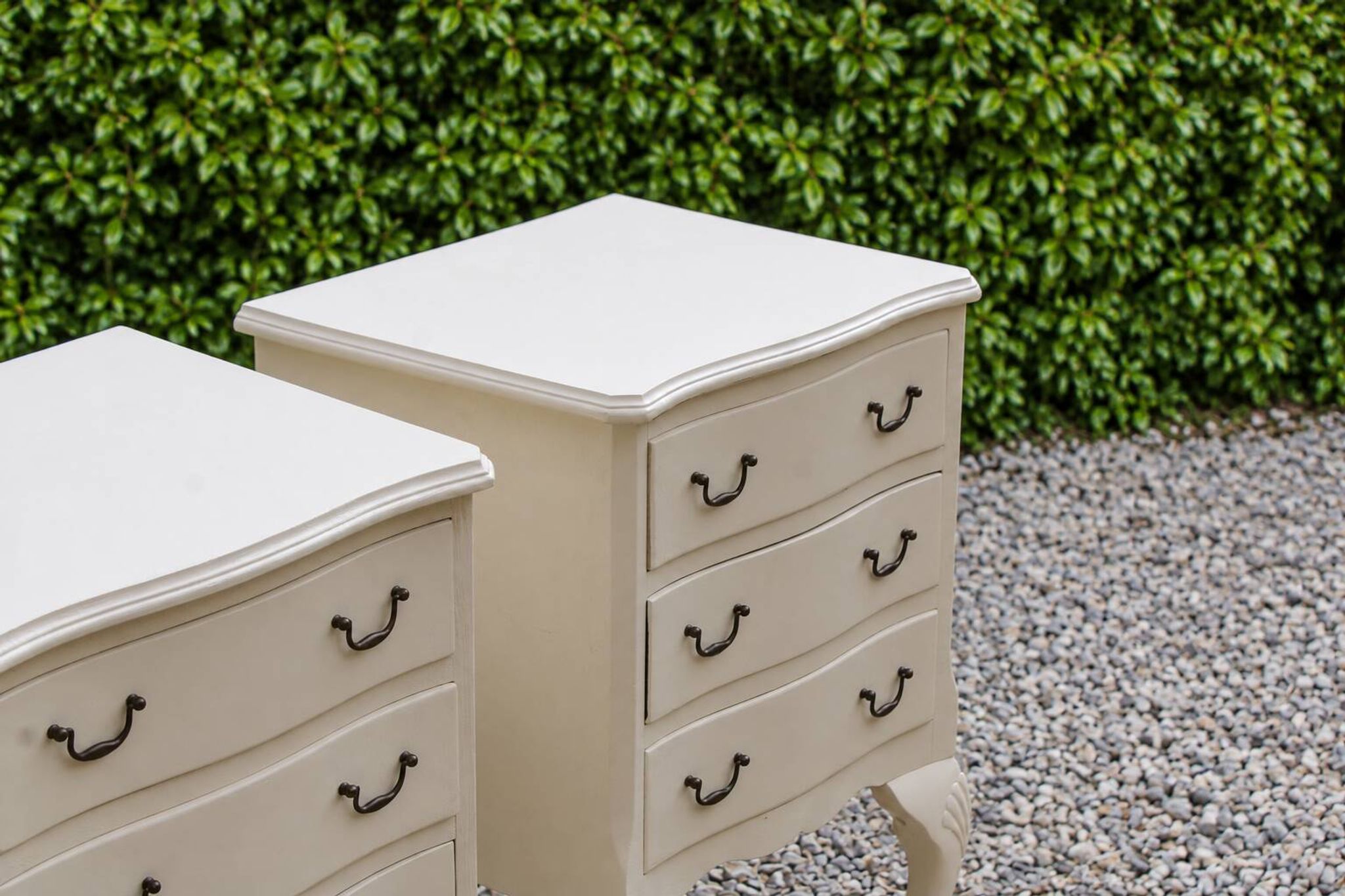 Pair of renovated antique bedside tables – Ivory from Orfèvres Libéron – 3 drawers