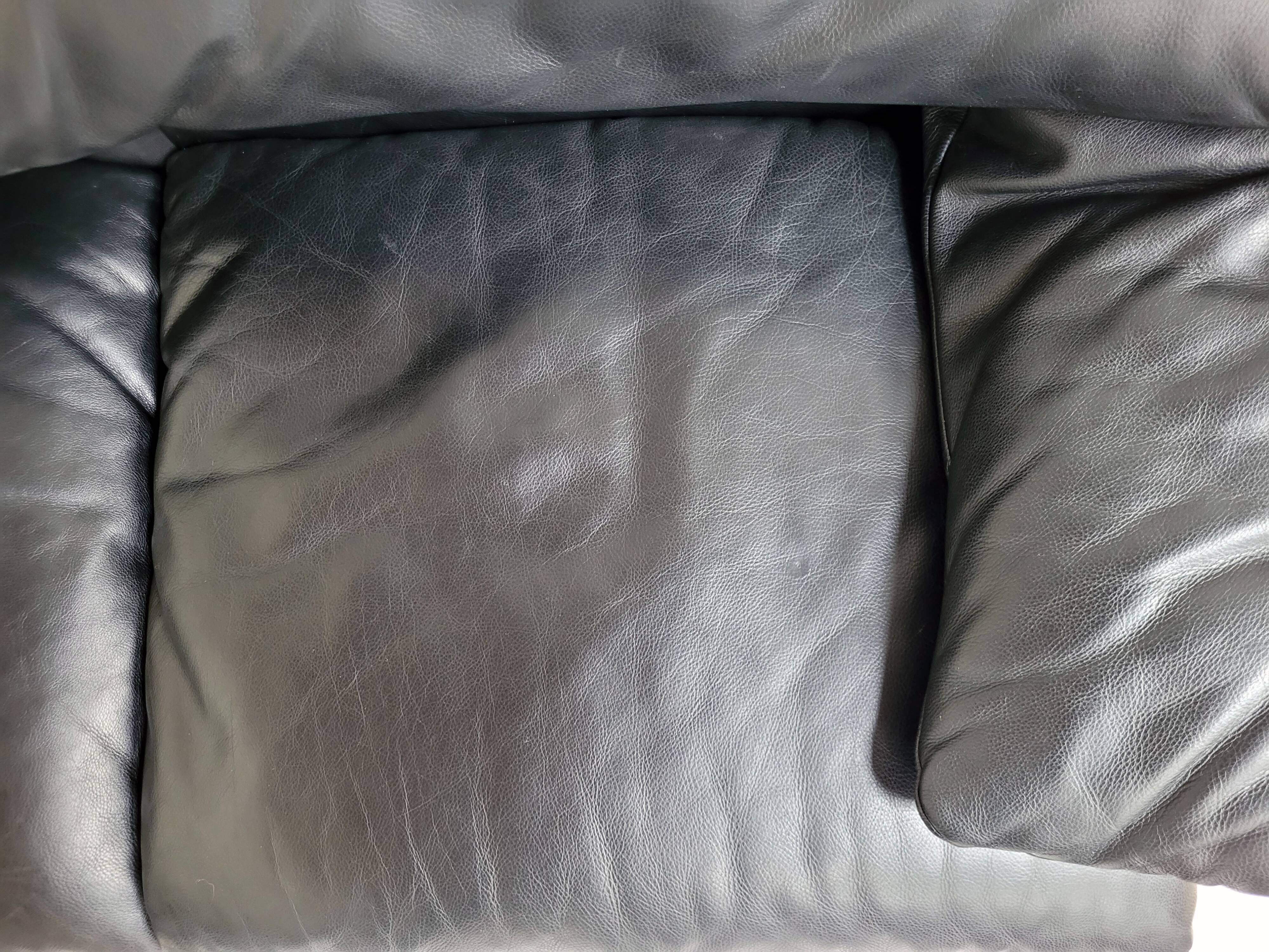 Maralunga sofa by Vico Magistretti for Cassina