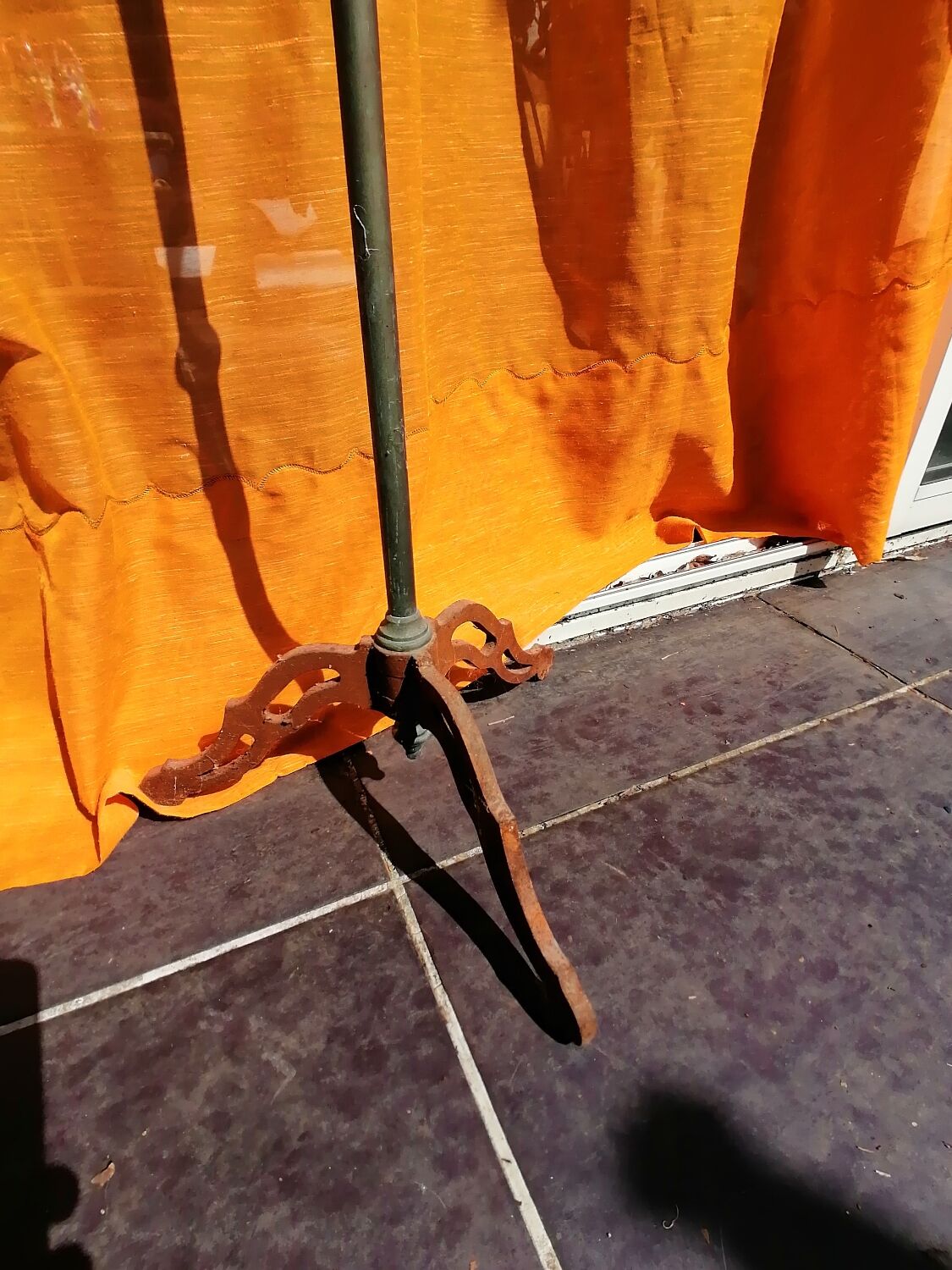 Barber's mirror on telescopic stand 1920 43x35cm