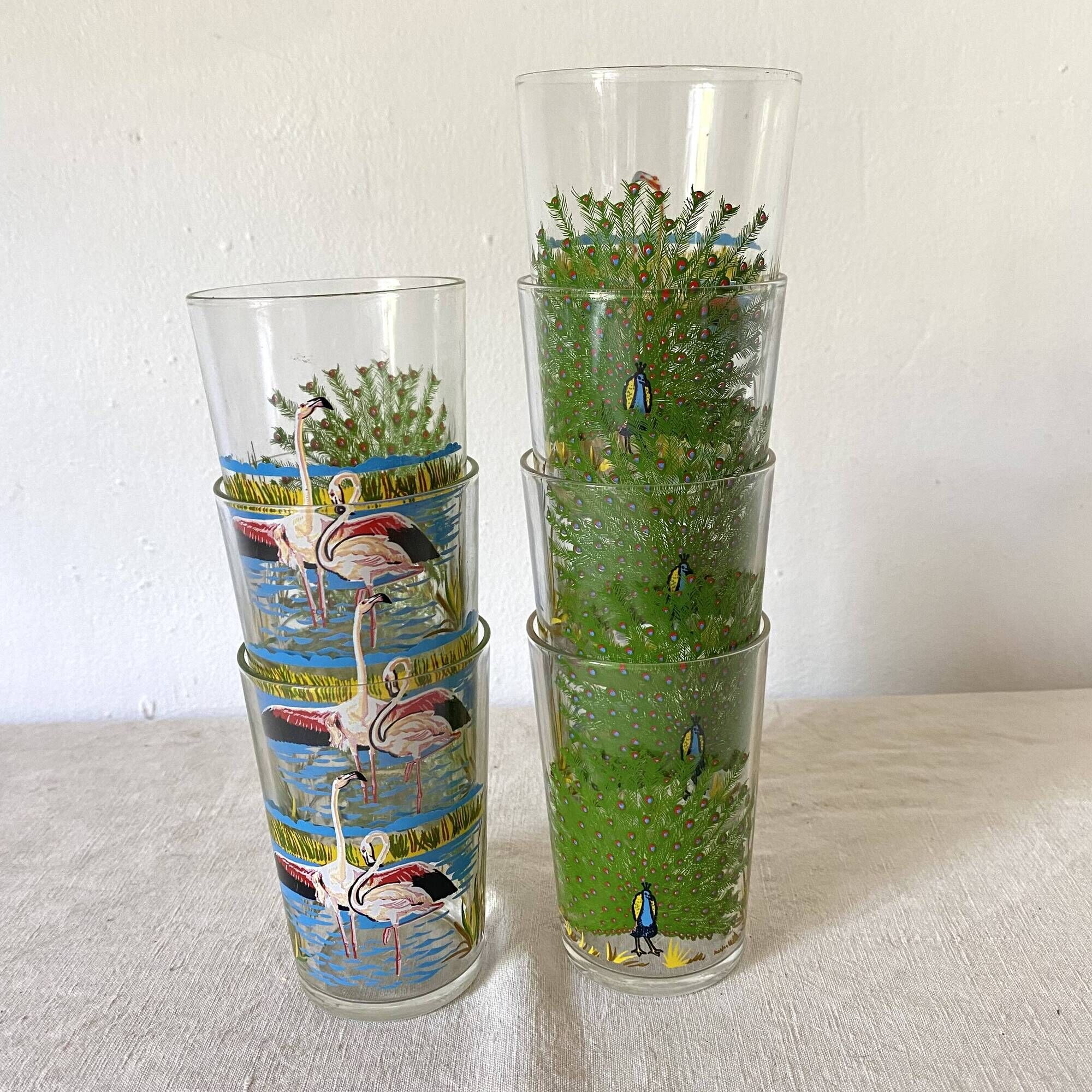 Verres à eau vintage décorés , flamand rose et paon