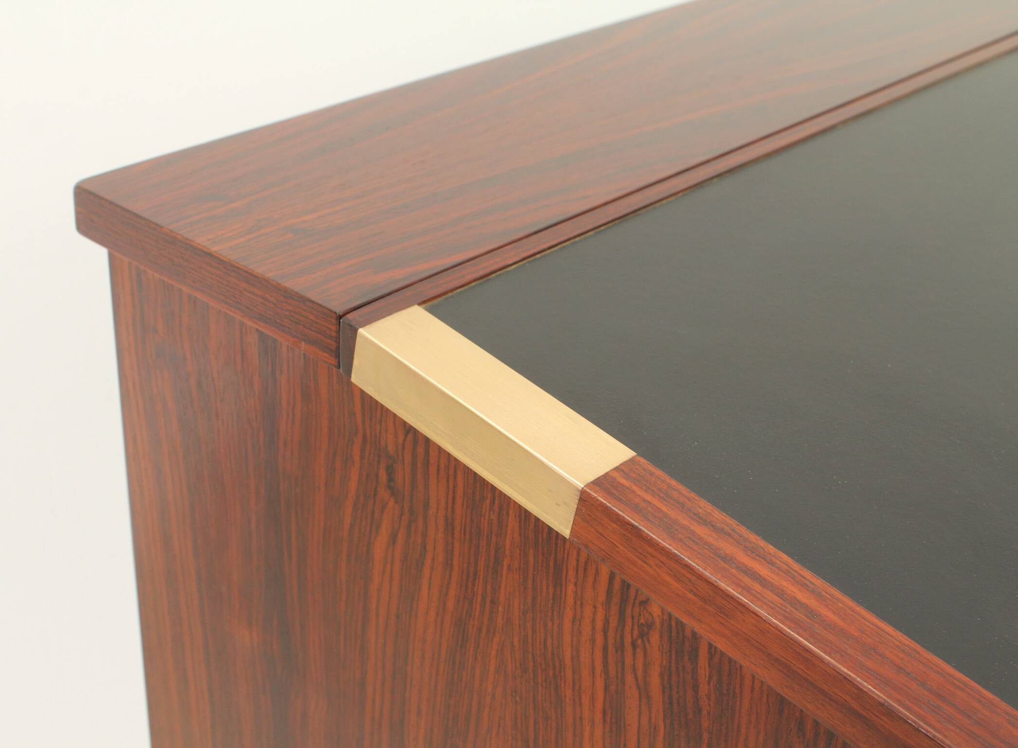 Elegant bar cabinet by Dyrlund, Denmark, 1960s.