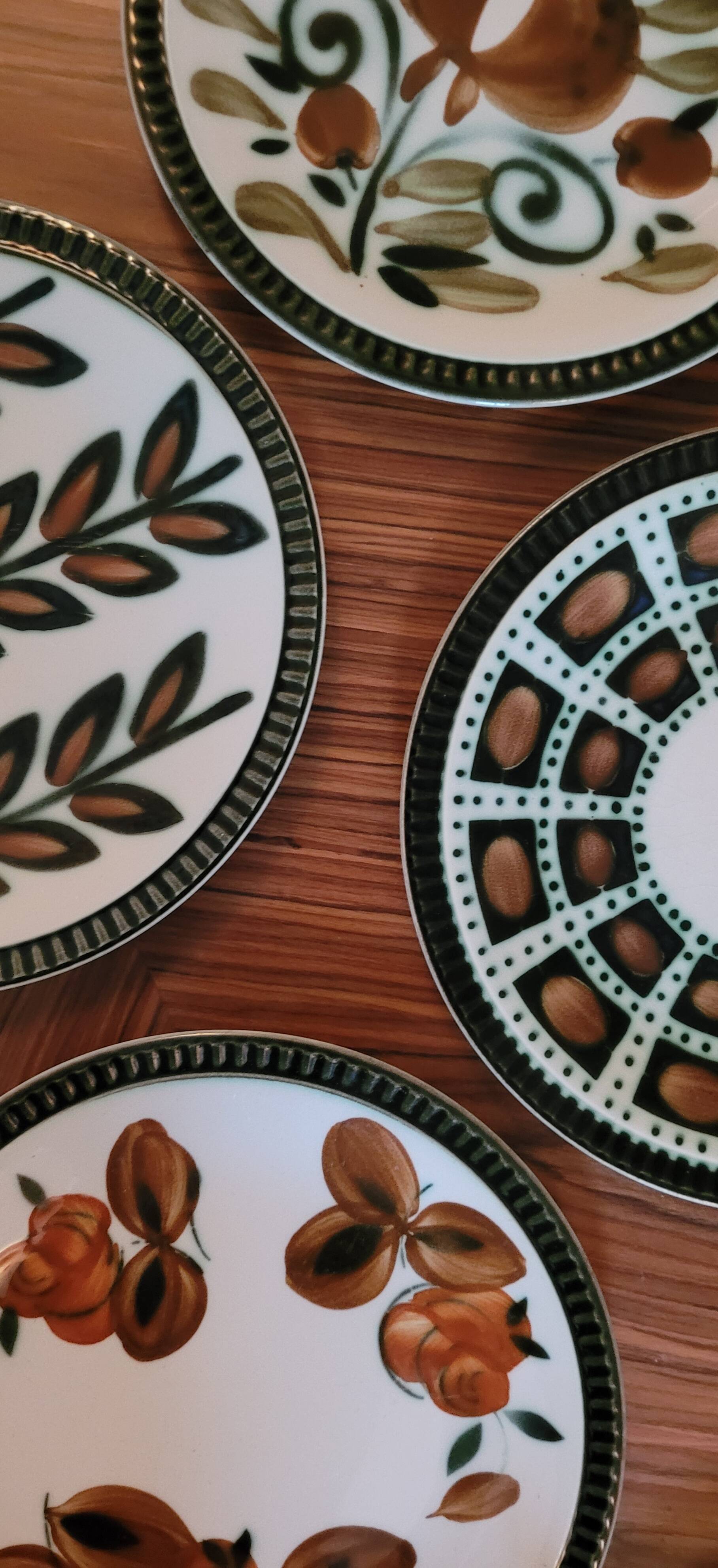 Set of 4 mismatched plates Delta Boch 1966