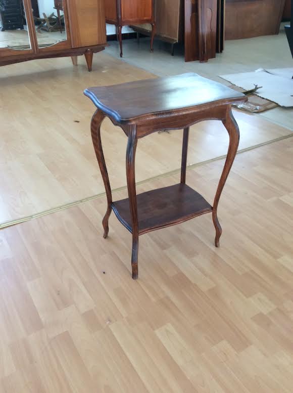 Wooden pedestal table