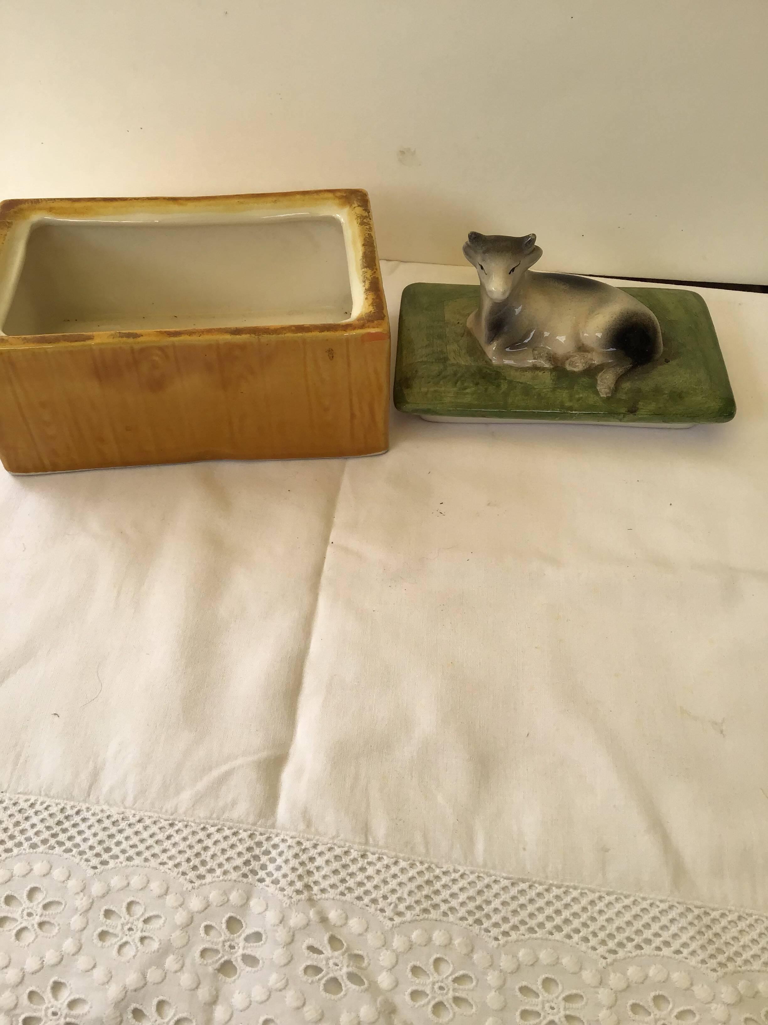 Rectangular butter dish with slip cow