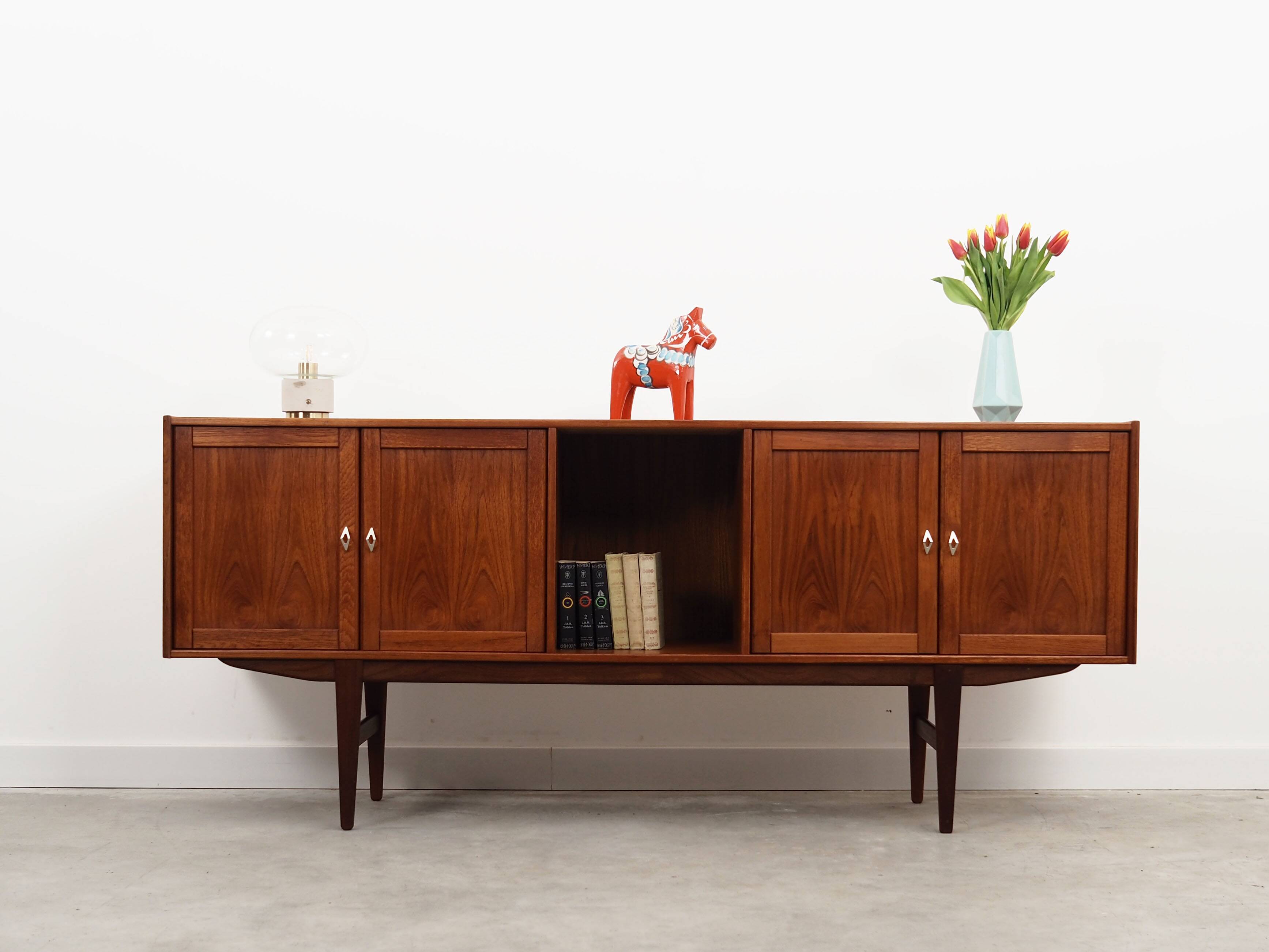 Buffet en teck, design danois, années 1970, production : Danemark