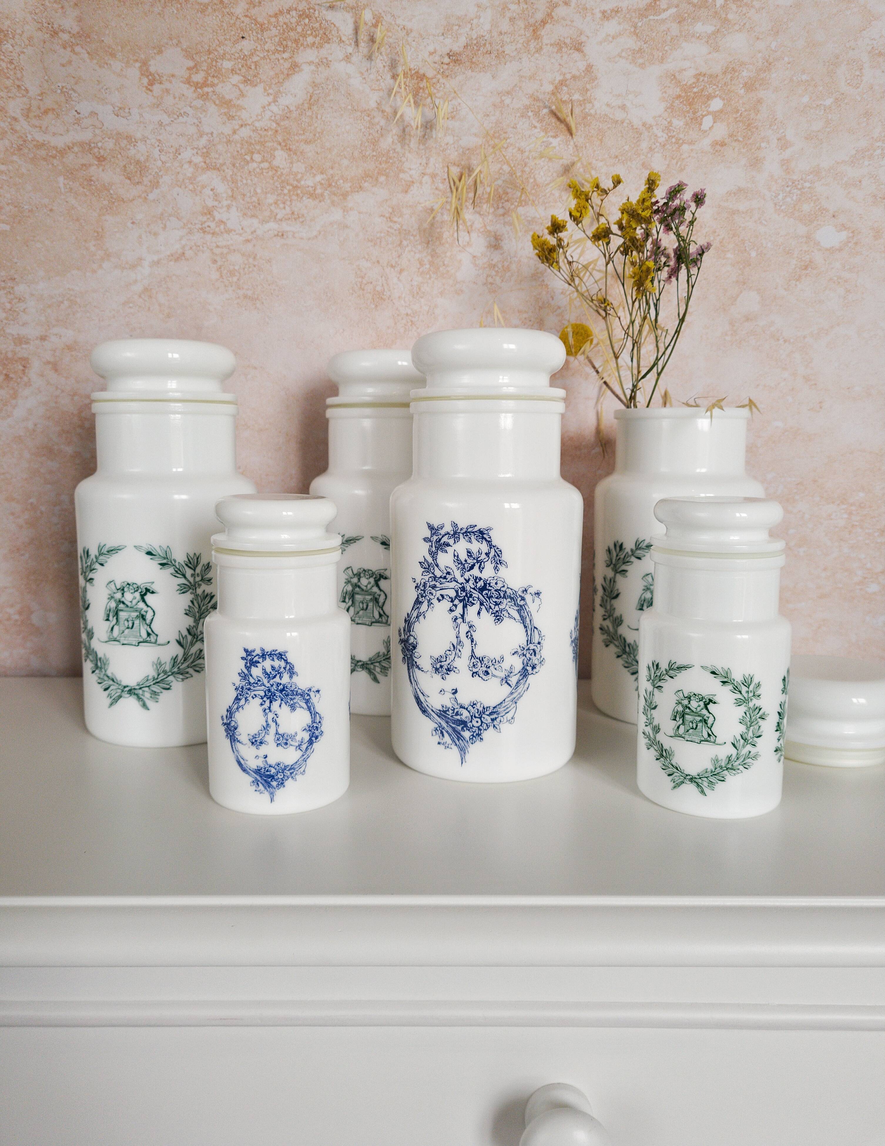 Set of 6 apothecary pots in white opaline 70s