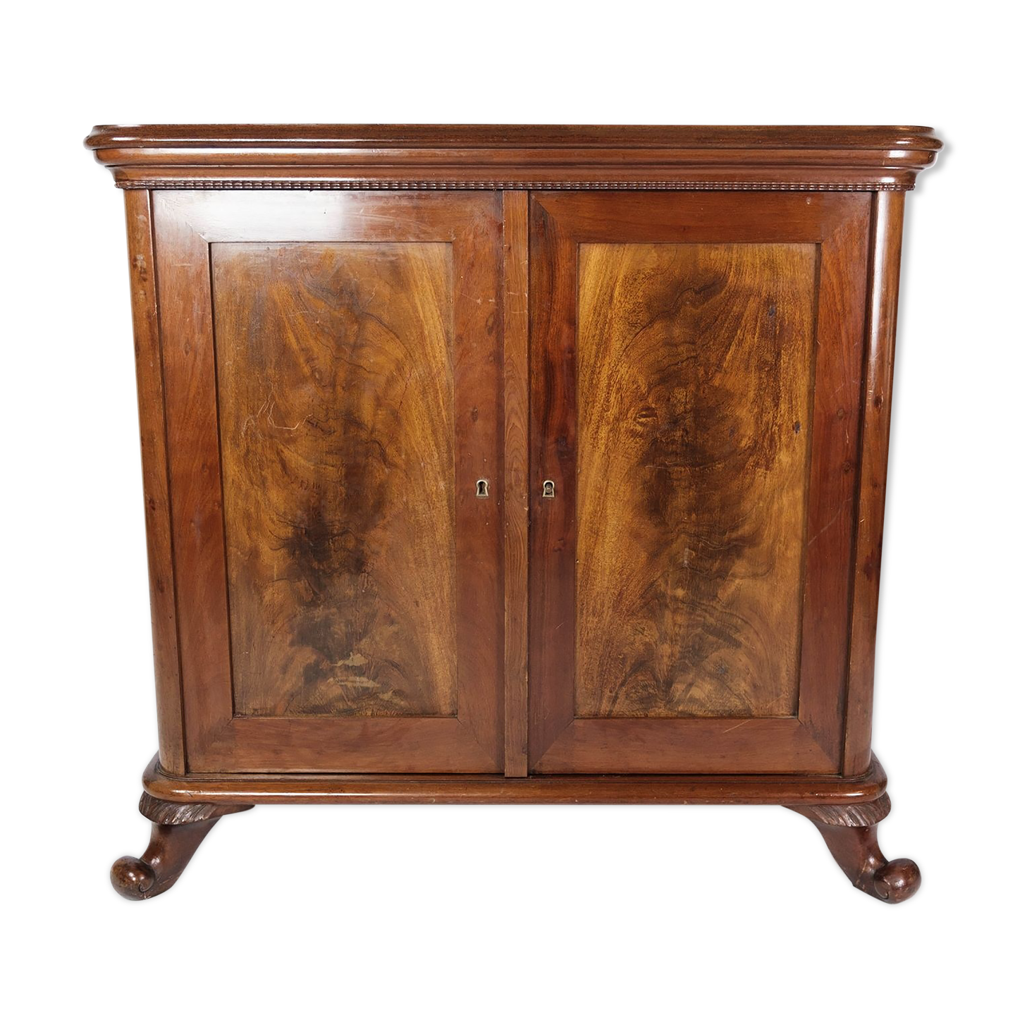 Mahogany standing cabinet