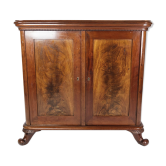 Mahogany standing cabinet