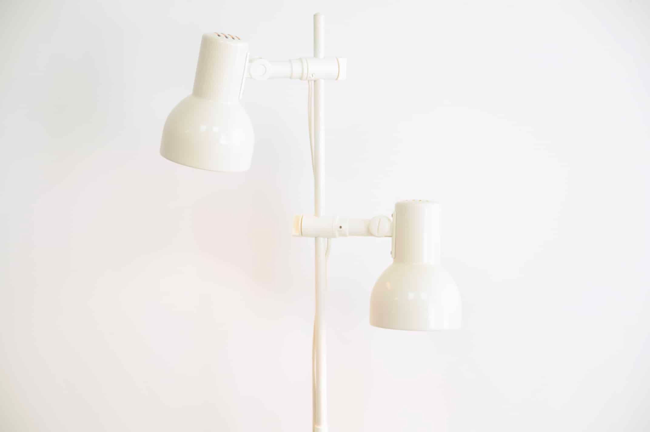 Lampadaire vintage en métal blanc, Ikea