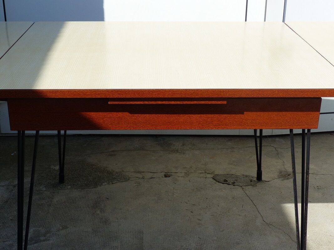 Feet Eiffel of 1950s formica table