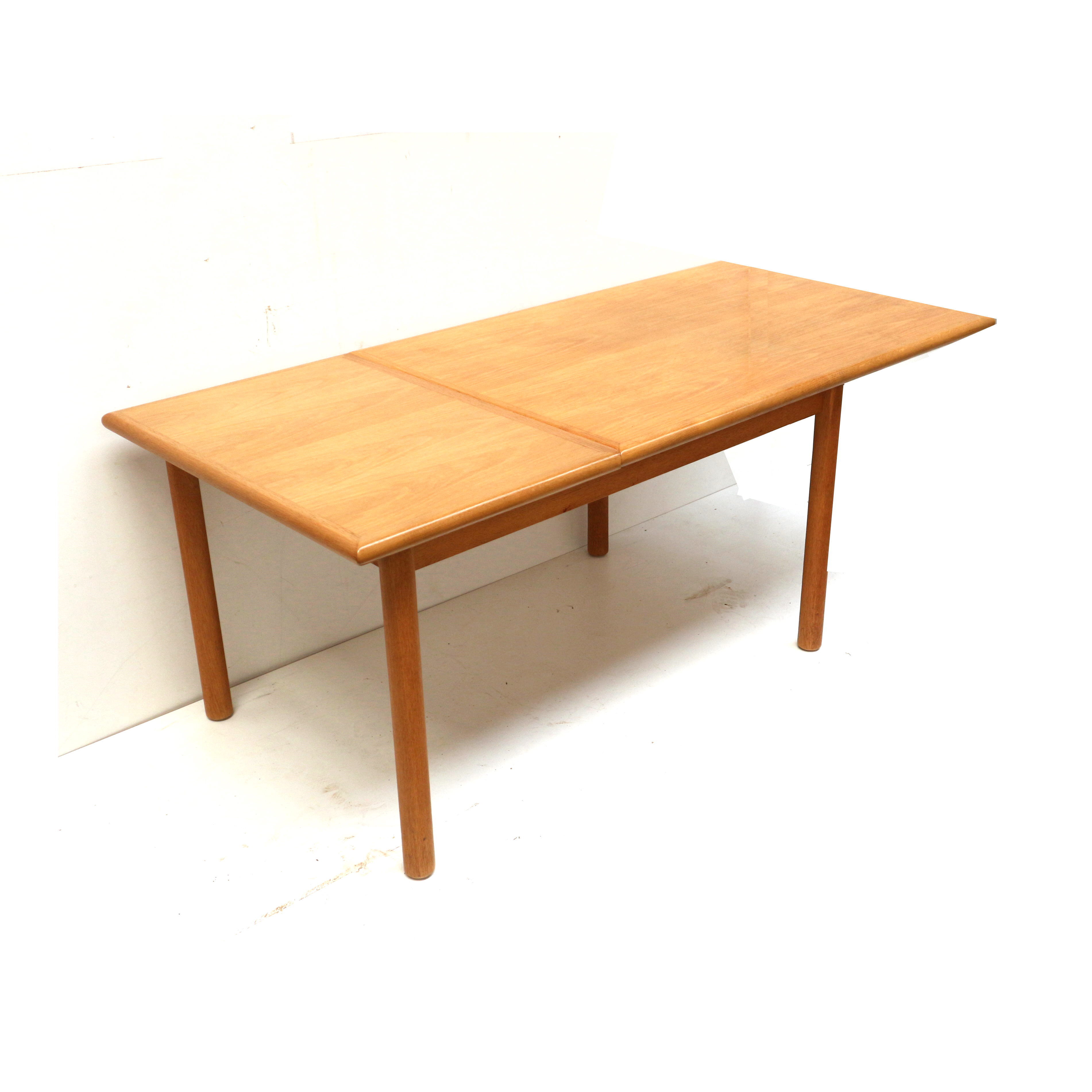 Extendable dining table from Lübke made in the 1970s
