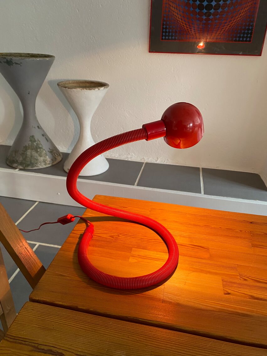 Lampe serpent vintage des années 70 encrée dans la pop culture