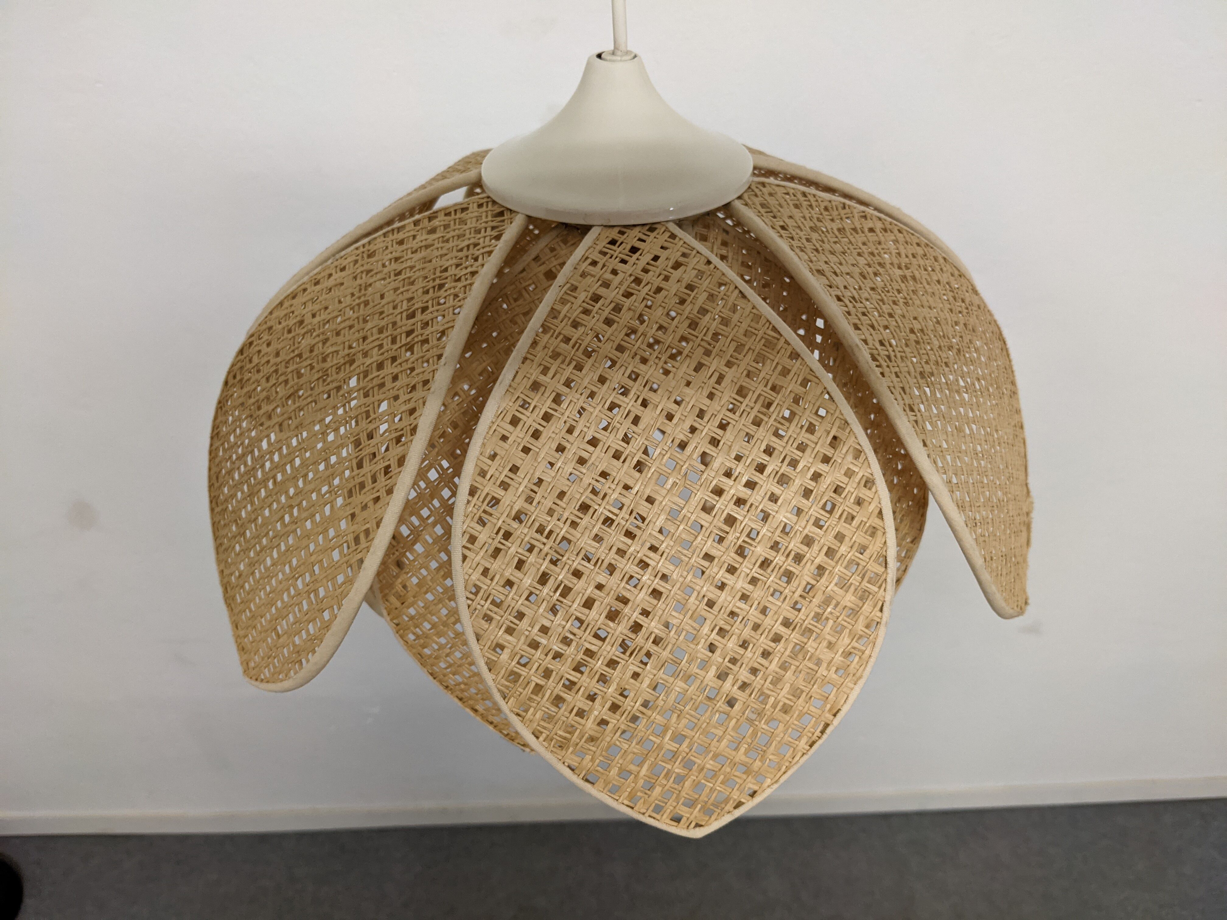 Rattan lotus flower suspension from the 60s/70s