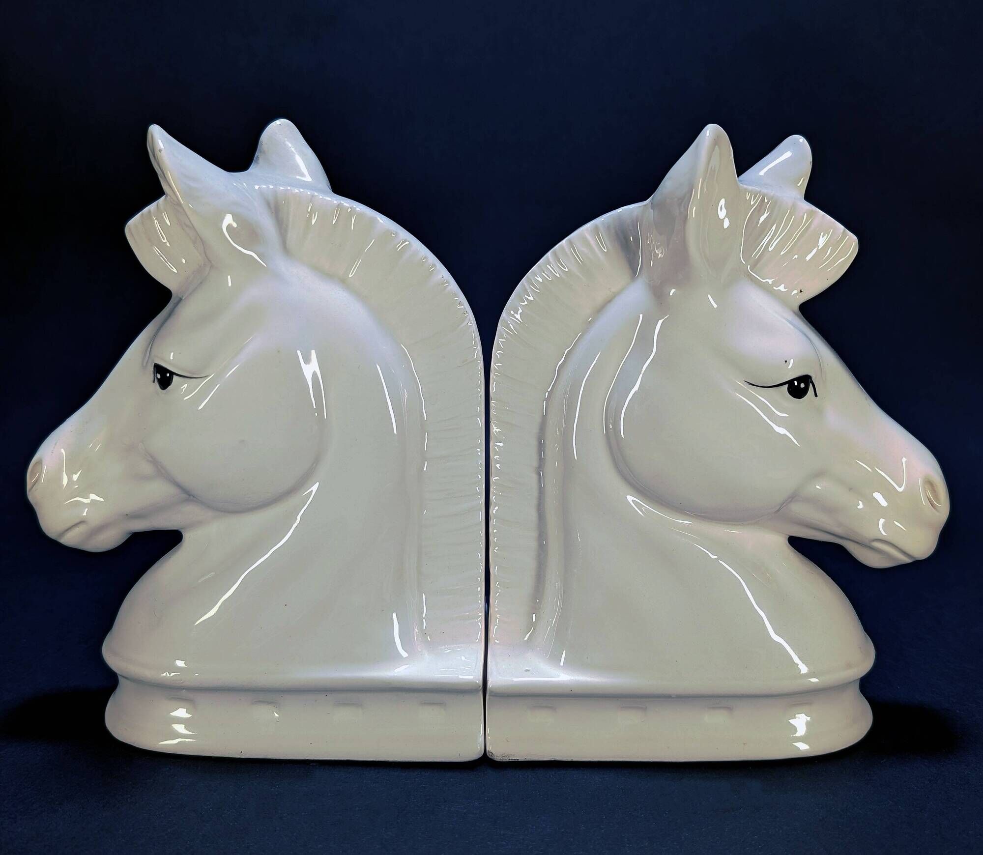 Serres-livres vintage de chevaux blancs en céramique