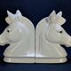Serres-livres vintage de chevaux blancs en céramique