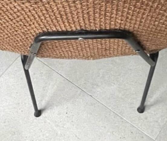 5 Pierre Paulin chairs