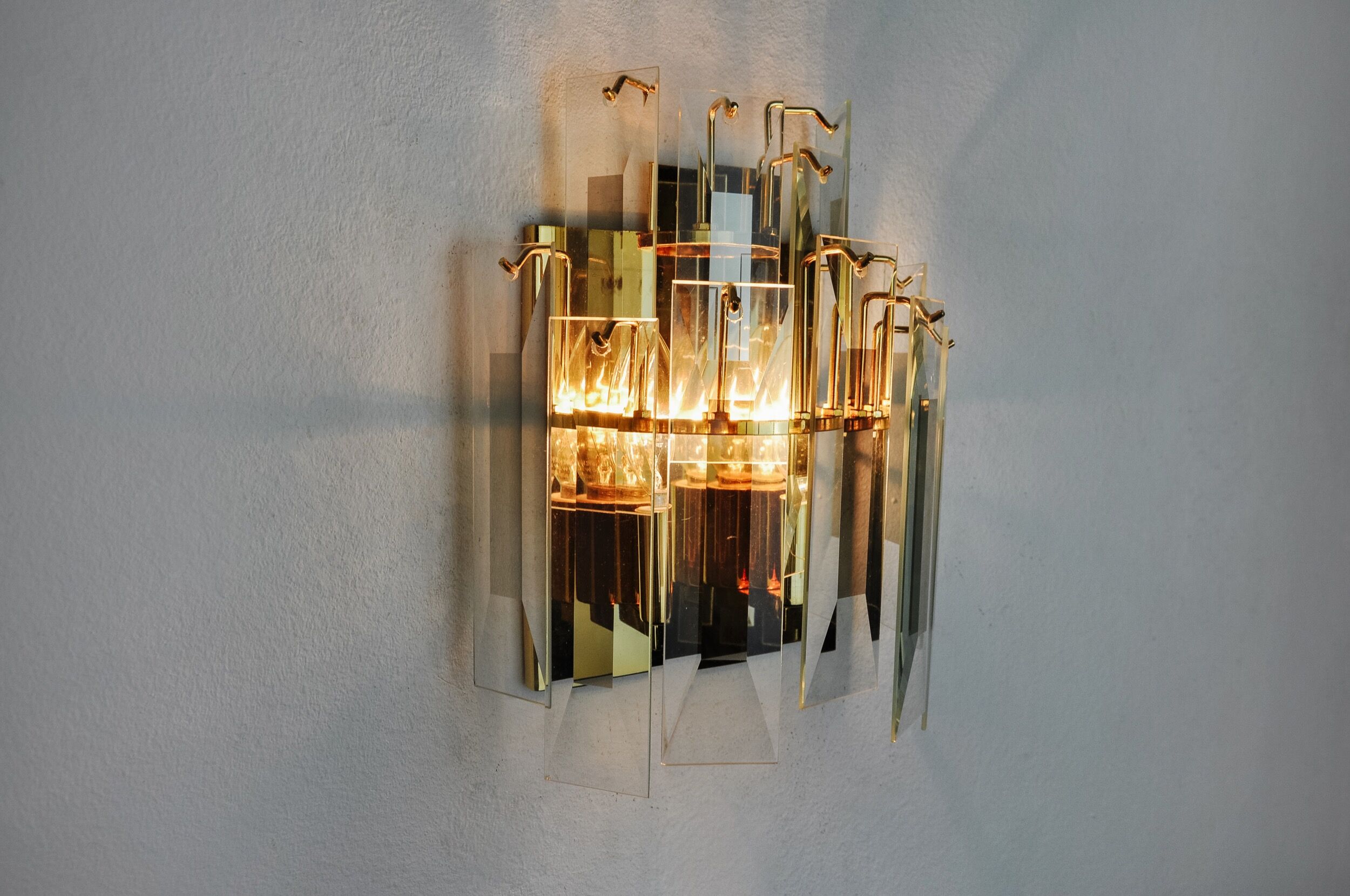 Venini wall lamp, cascading bevelled glass, Italy, 1970