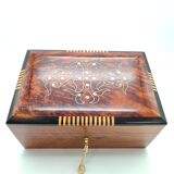 Thuya box locked with pearl encrusted key