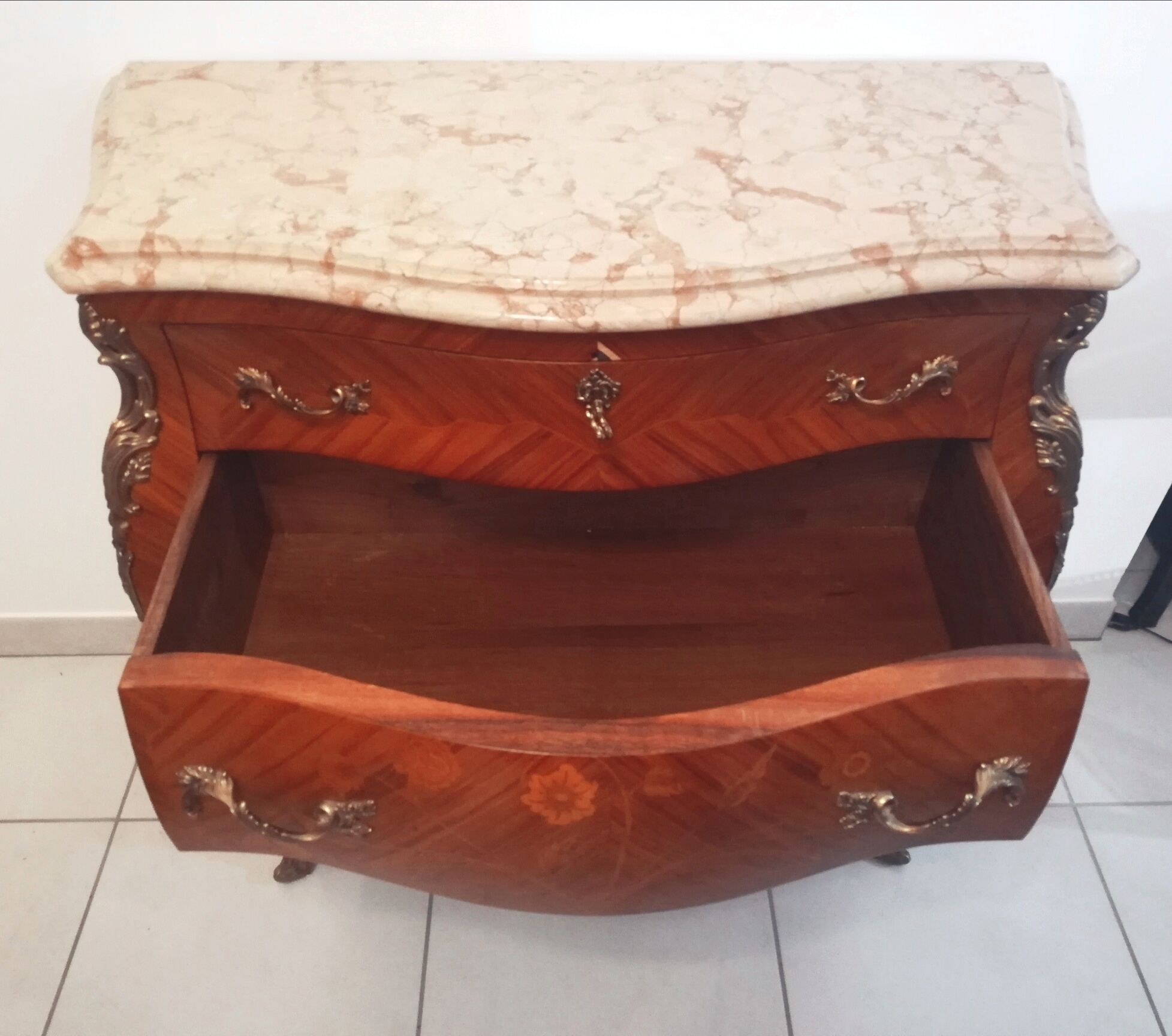 Commodity tomb three drawers Louis XV style