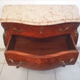 Commode tombeau trois tiroirs de style Louis XV