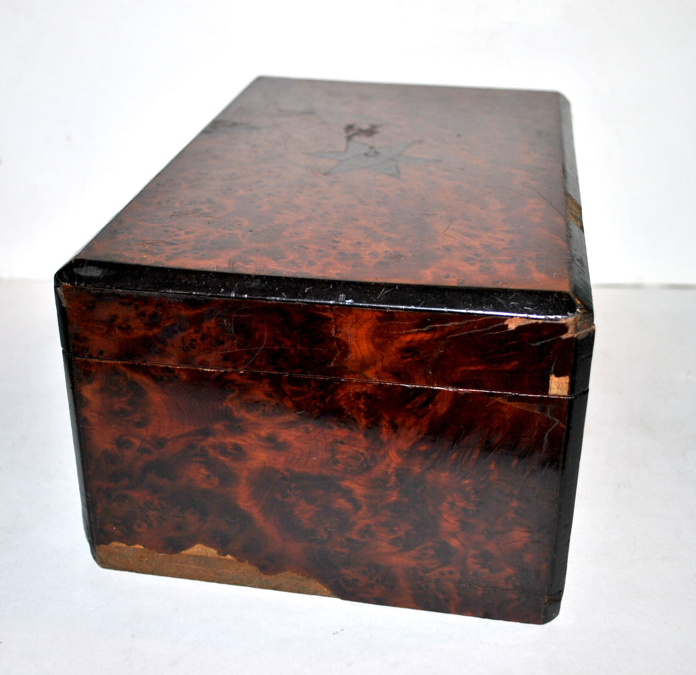 Boite ancienne en bois sombre - coffret en ronce et marqueterie en étoile 28x18x13