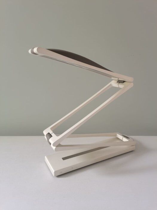 Italian desk lamp "Chain" by Ilaria Marelli for Nemo