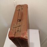 Small old suitcase to revamp