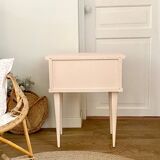 Bedside table with spindle legs