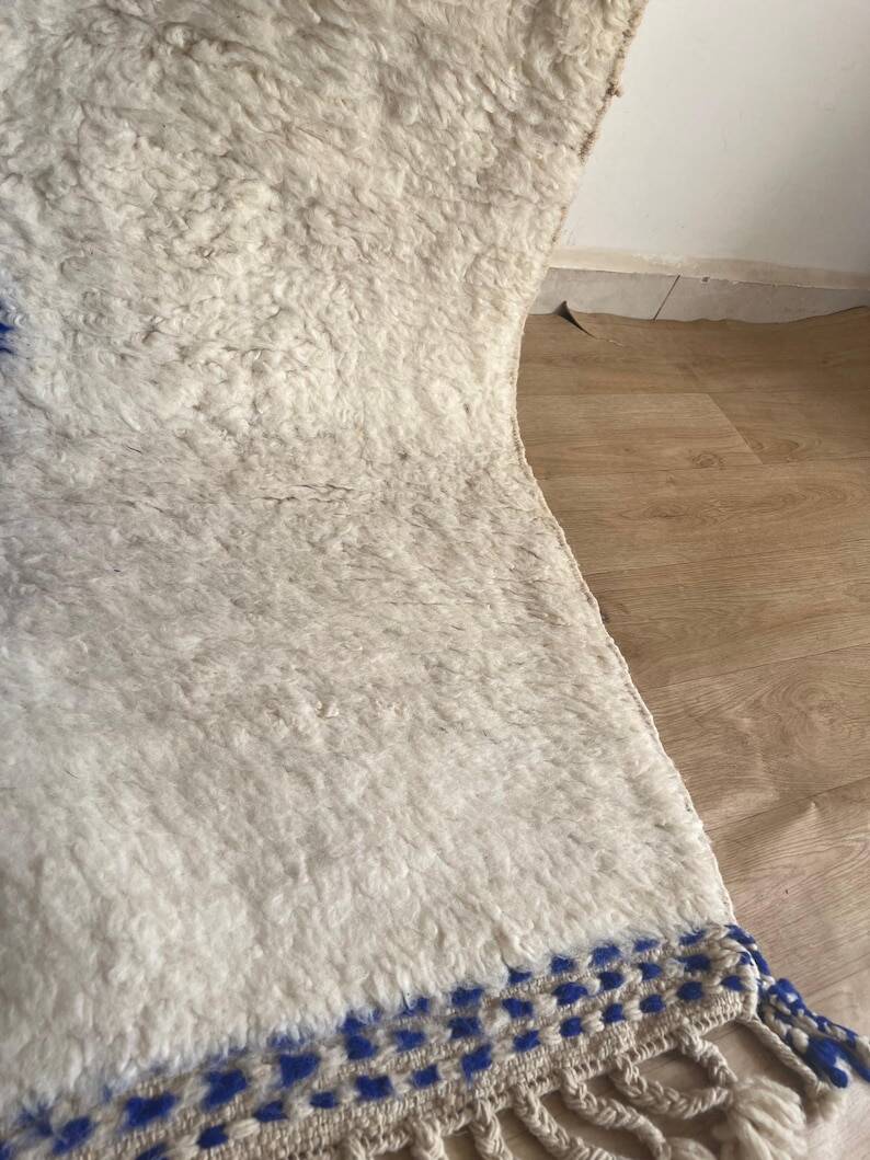 Berber rug from Oued Zem handmade 150 x 250 cm