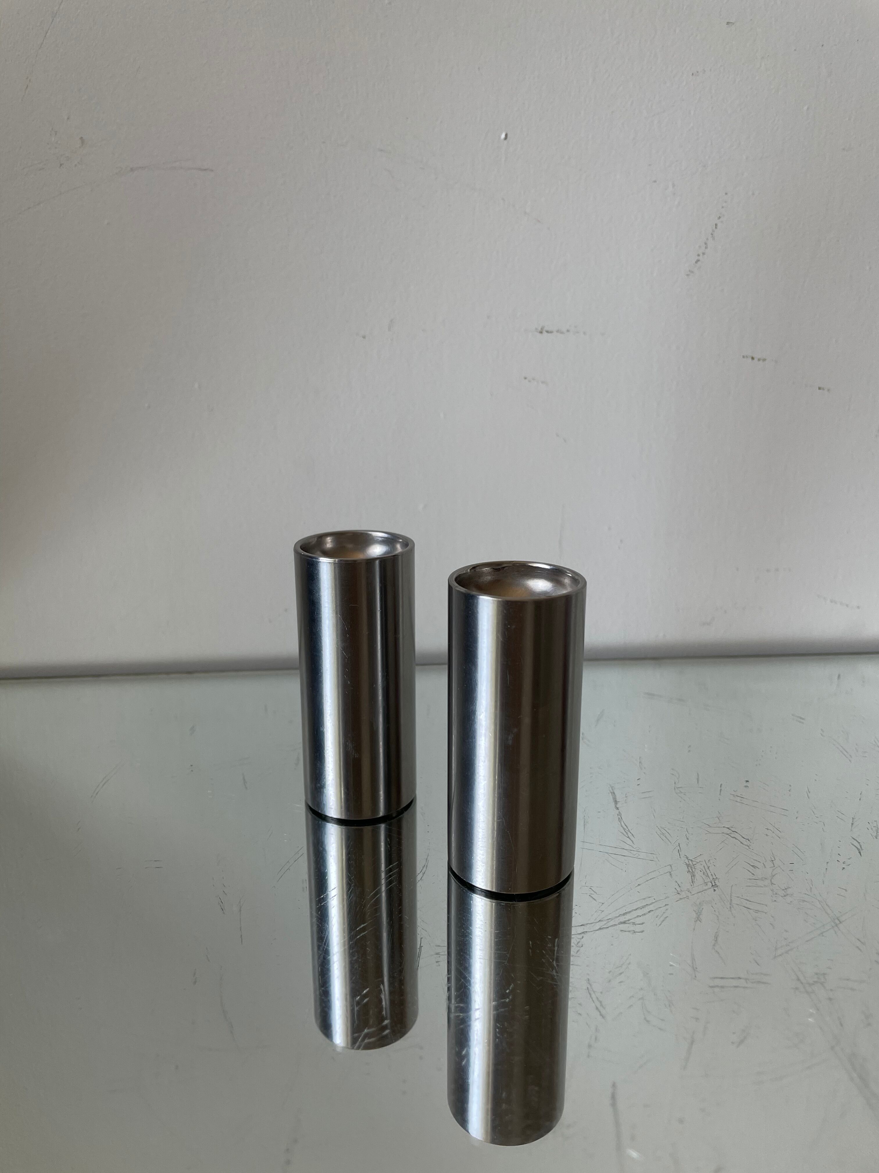 Salière et poivrier d'Arne Jacobsen pour Stelton