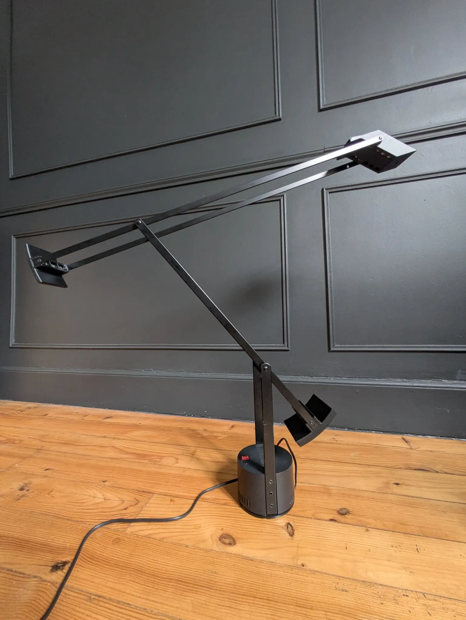 Lampe bureau 'Tizio ''Richard  Sapper pour Artemide.Edition originale