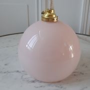 Round suspension in powder pink opaline 40-50s