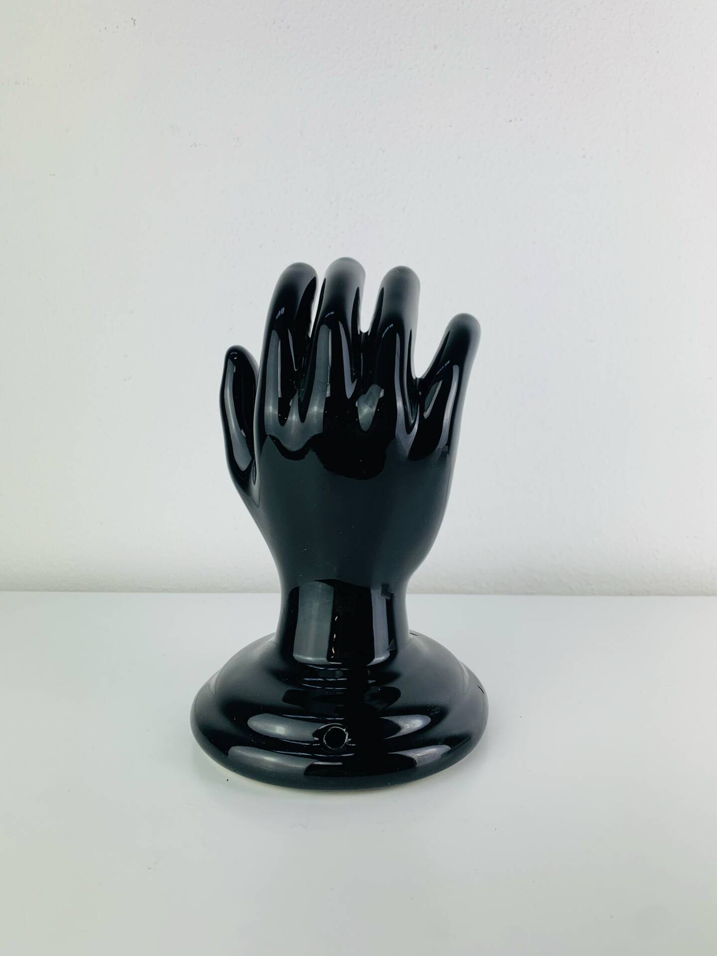 Applique main céramique noire années 60