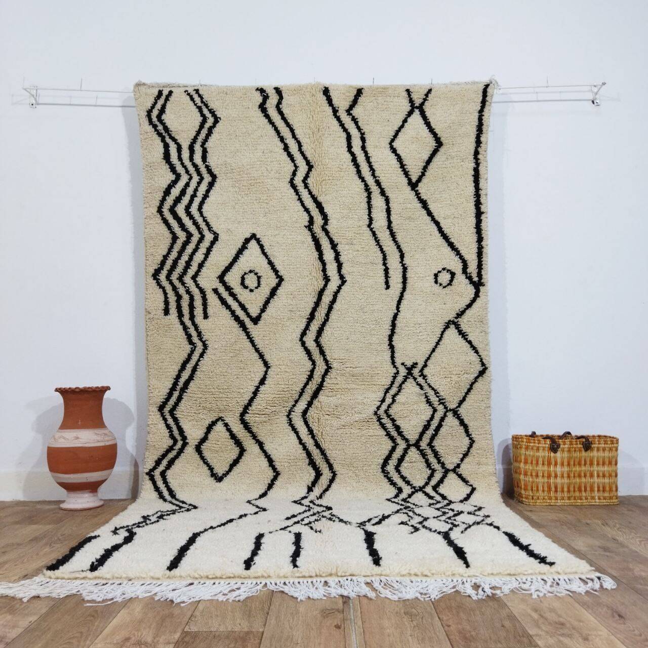 Handmade wool Berber rug 275x144 cm