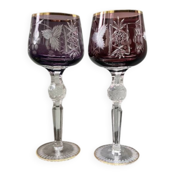 2 grands  verres en cristal de Bohème taillé et coloré