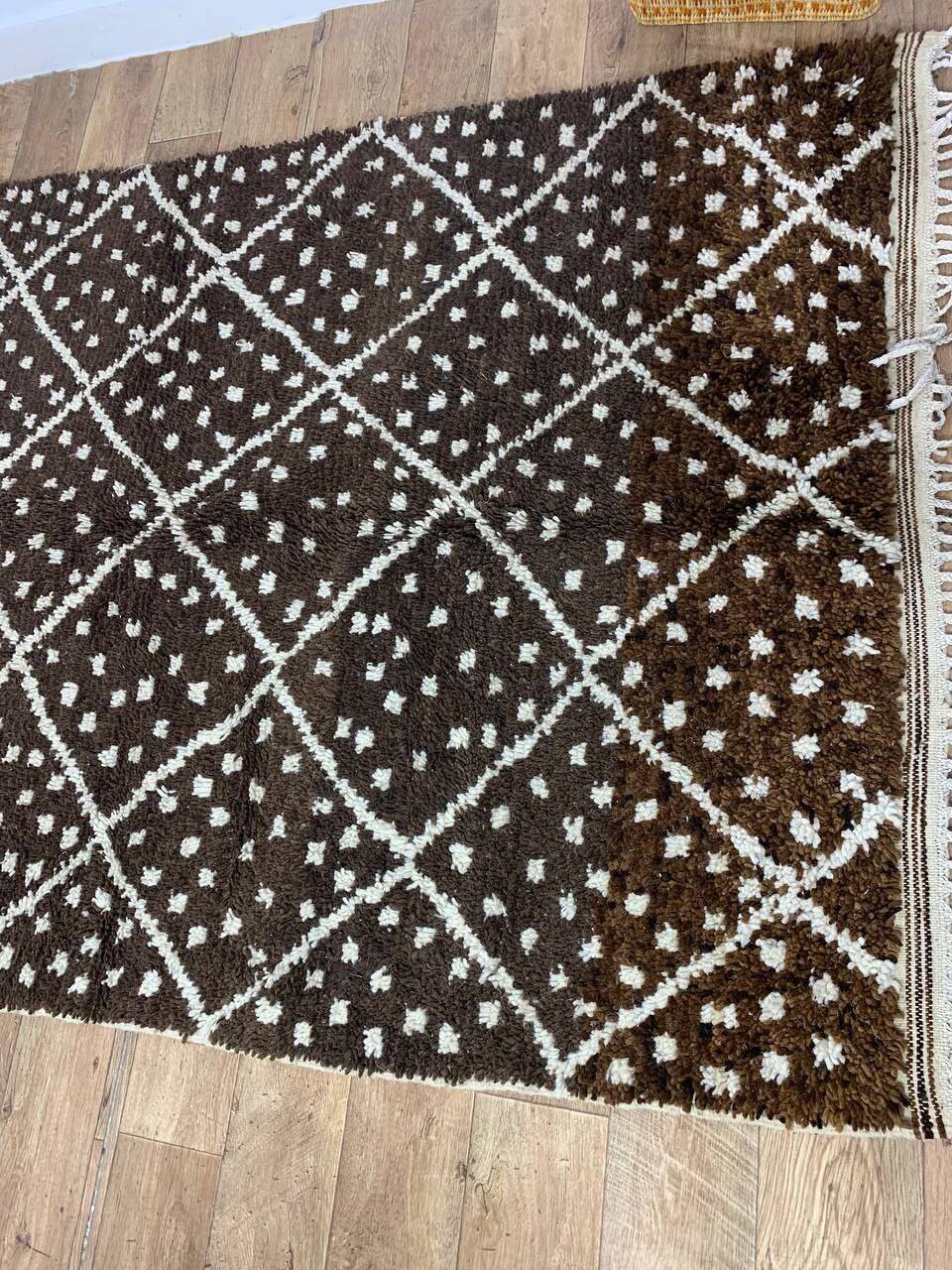 Traditional Berber rug dyed with walnut 240 x 150 cm
