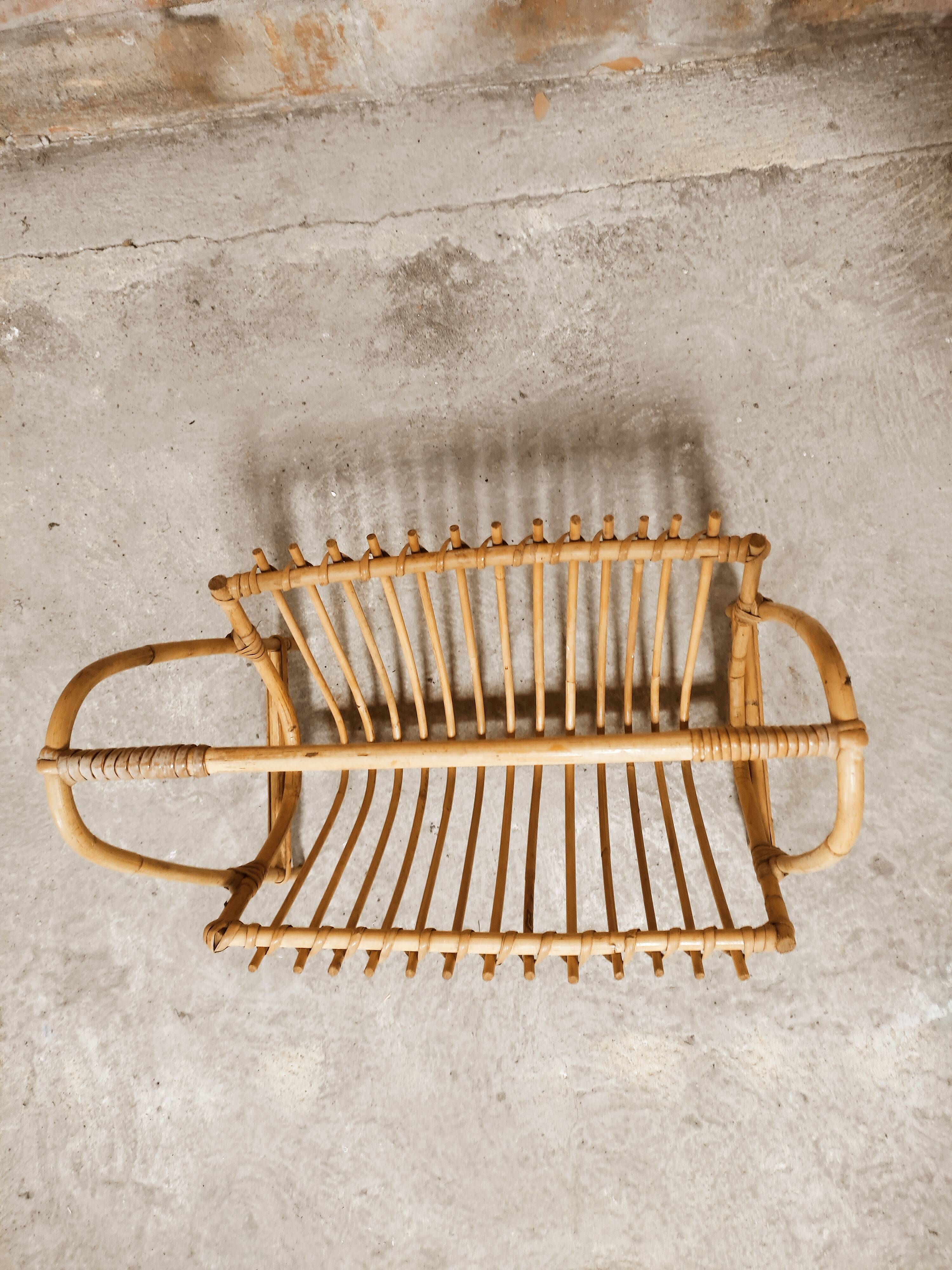 Porte revue années 60 en rotin